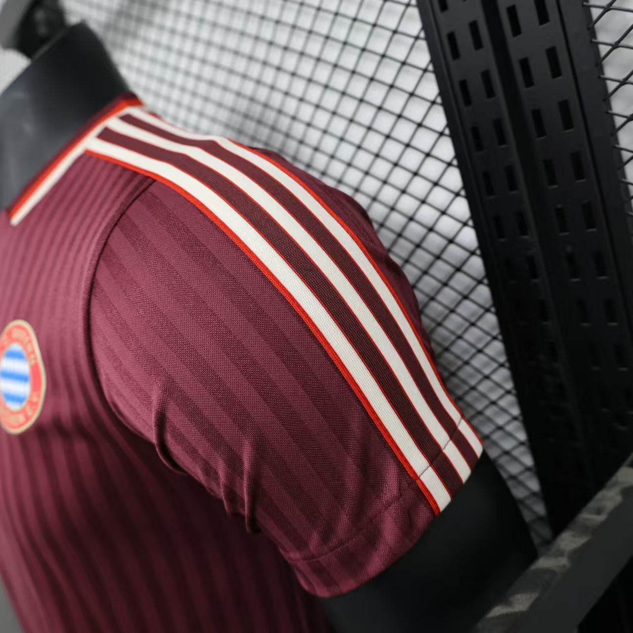 CAMISETA BAYERN DE MUNICH I 25/26 HOMBRE (VERSIÓN JUGADOR) - ZonaCamisetas