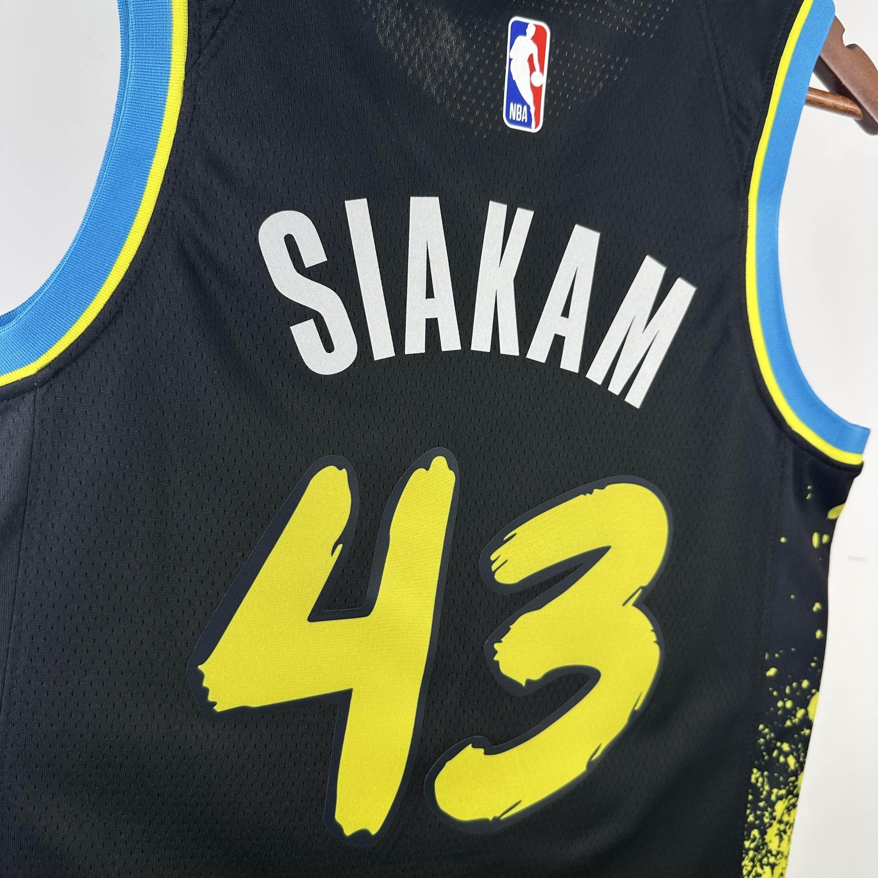 CAMISETA PACERS SEASON 24 HOMBRE EDICIÓN SIAKAM (NBA) - ZonaCamisetas