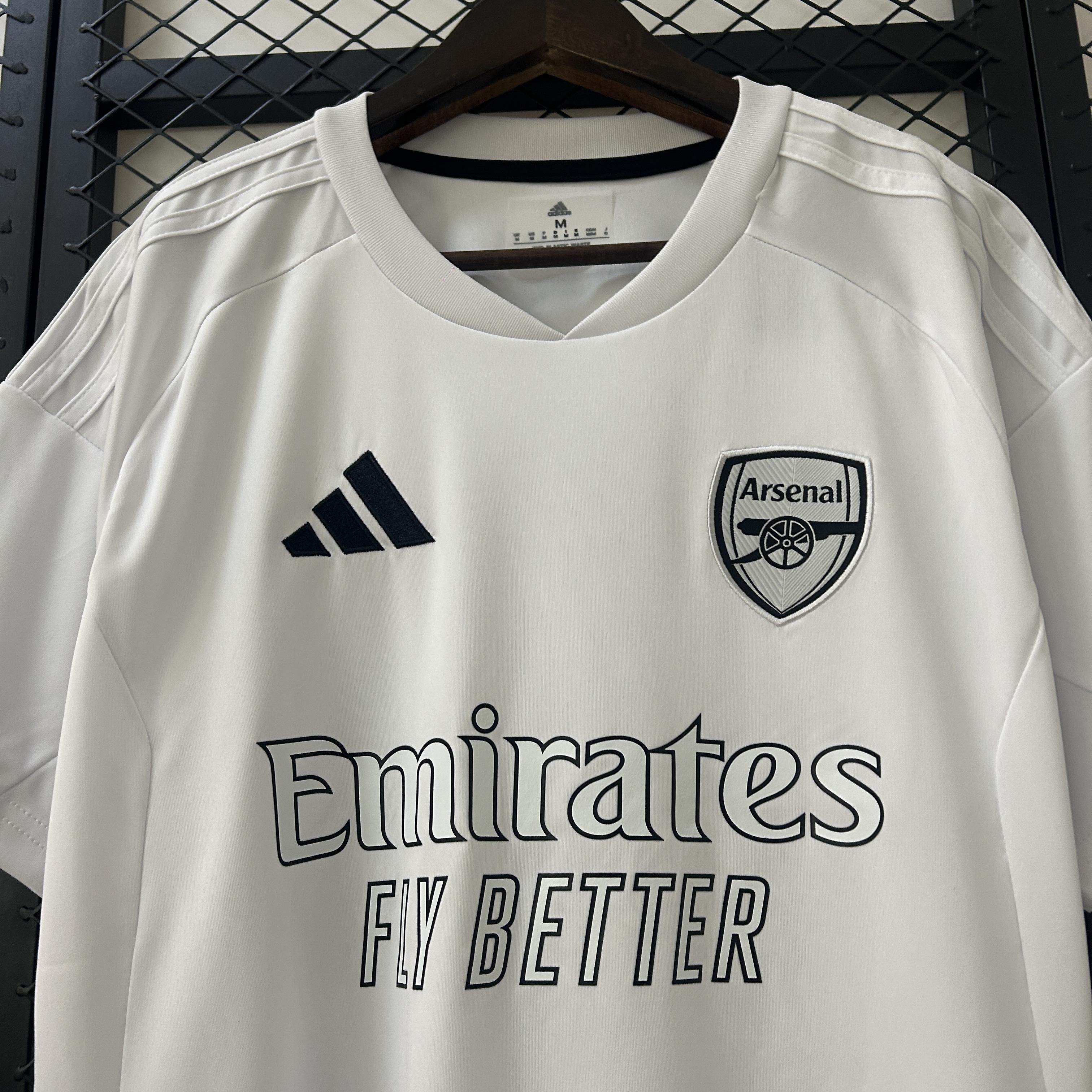 CAMISETA ARSENAL ESPECIAL I 25/26 HOMBRE (VERSIÓN FAN) - ZonaCamisetas