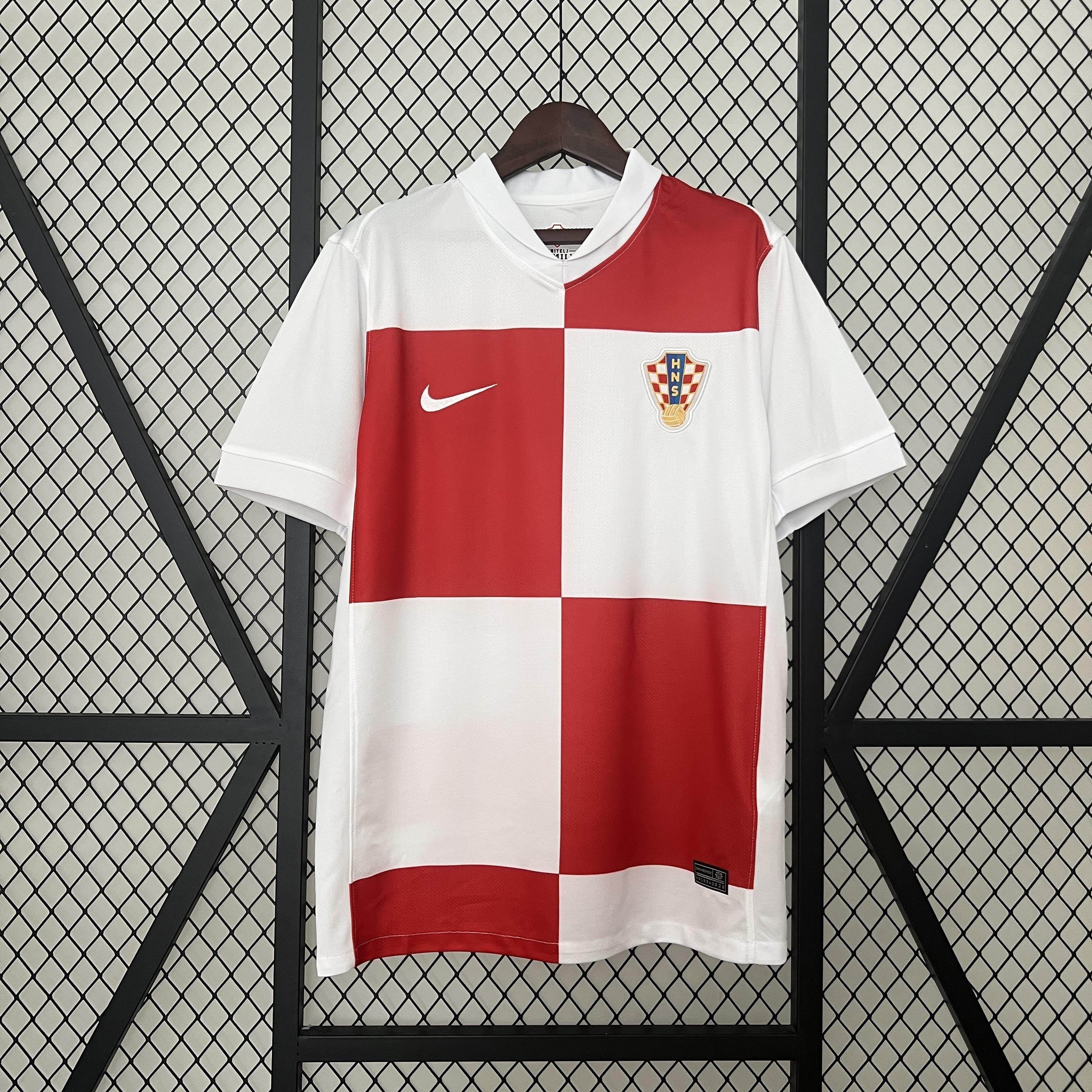CAMISETA CROACIA I EURO 2024 HOMBRE (VERSIÓN FAN) - ZonaCamisetas