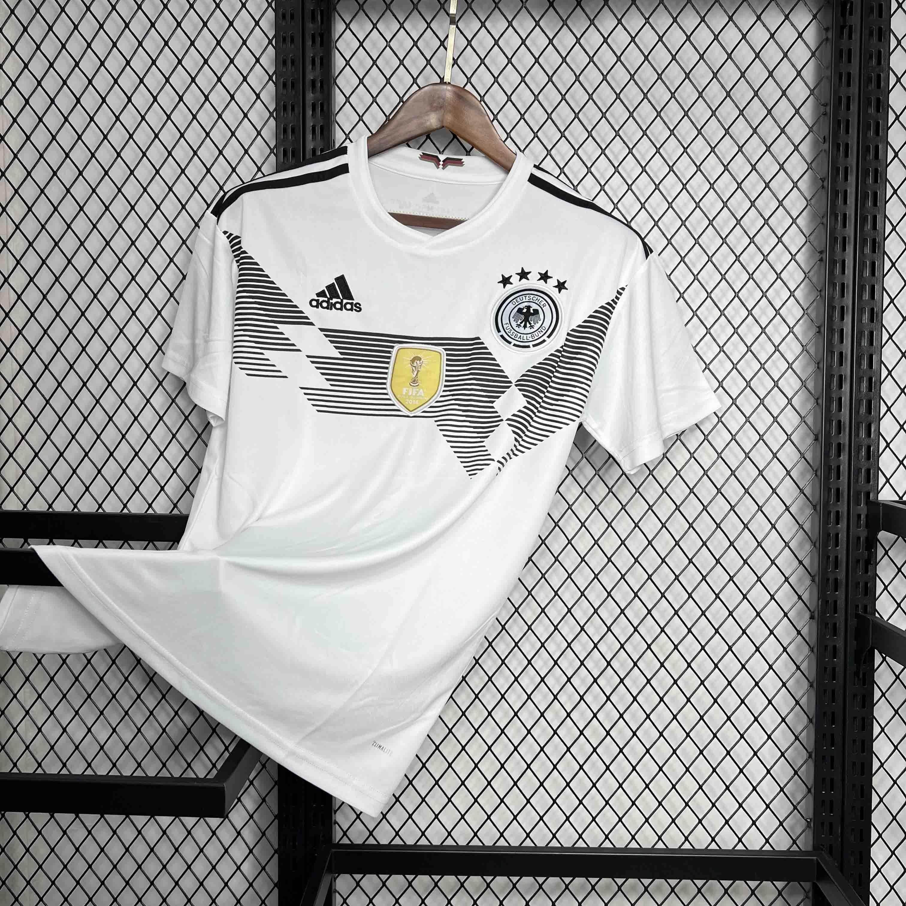 CAMISETA ALEMANIA l 2018 HOMBRE (RETRO) - ZonaCamisetas