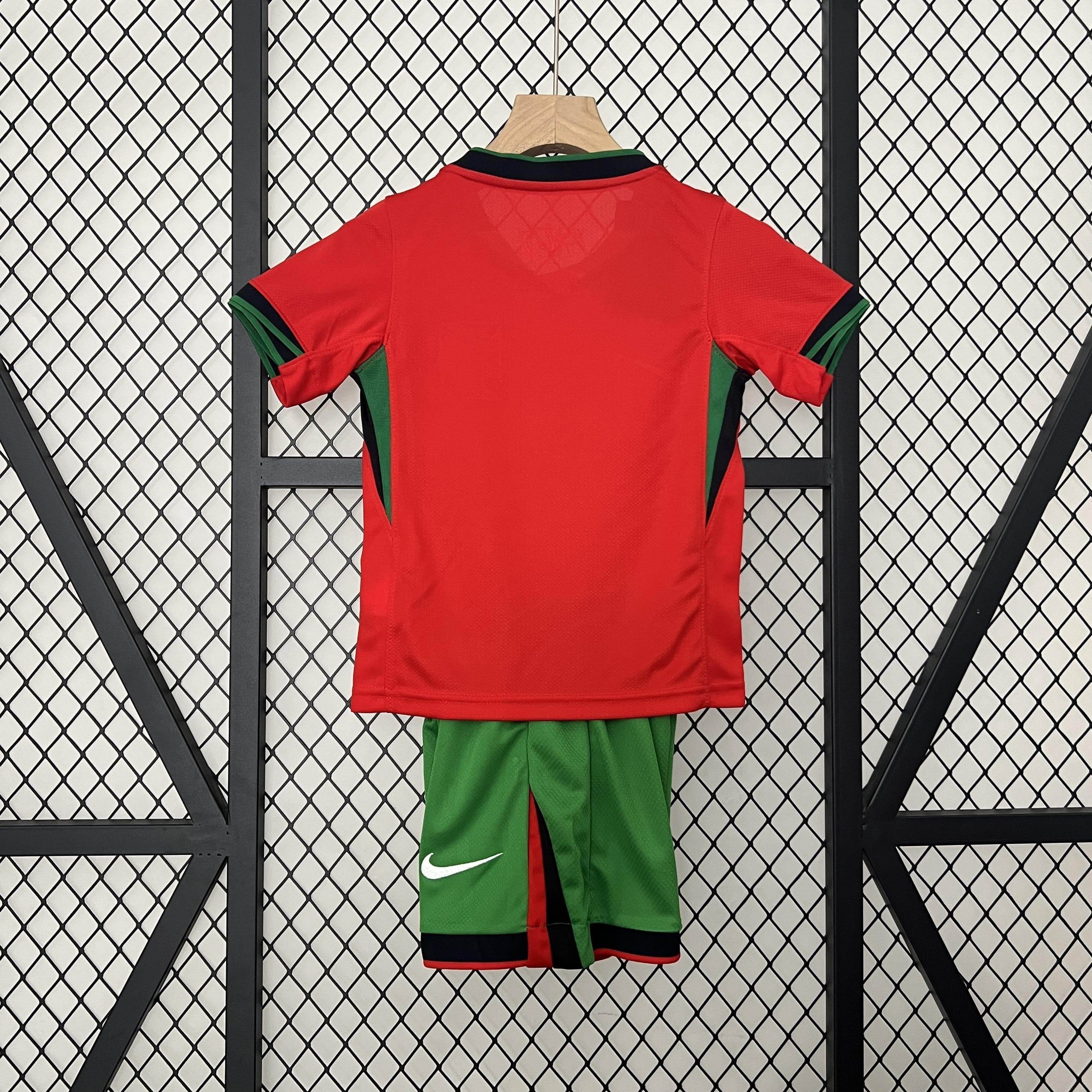 CAMISETA PORTUGAL EURO 2024 CONJUNTO INFANTIL - ZonaCamisetas