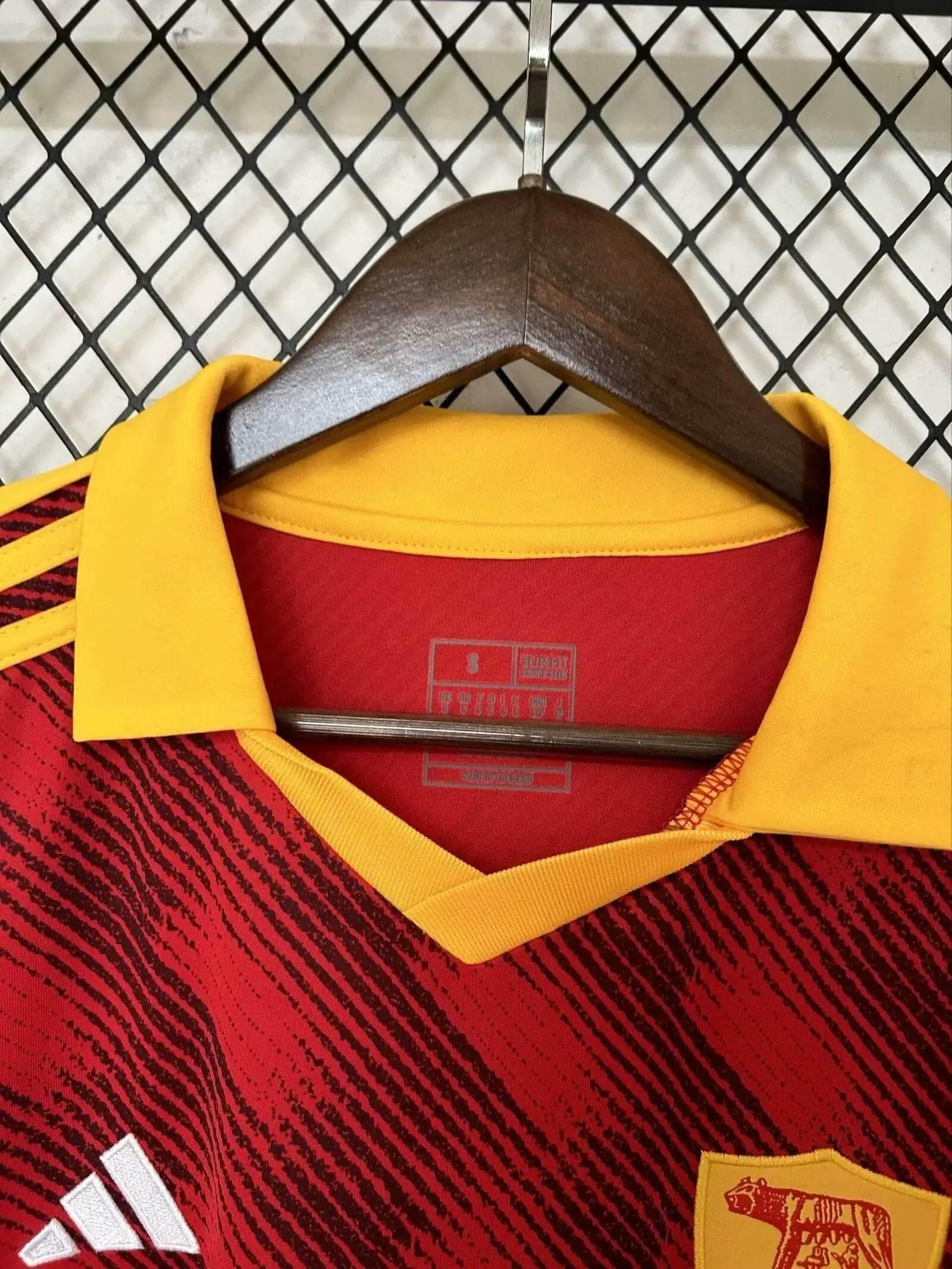 CAMISETA ROMA I 23/24 HOMBRE (VERSIÓN FAN) - ZonaCamisetas