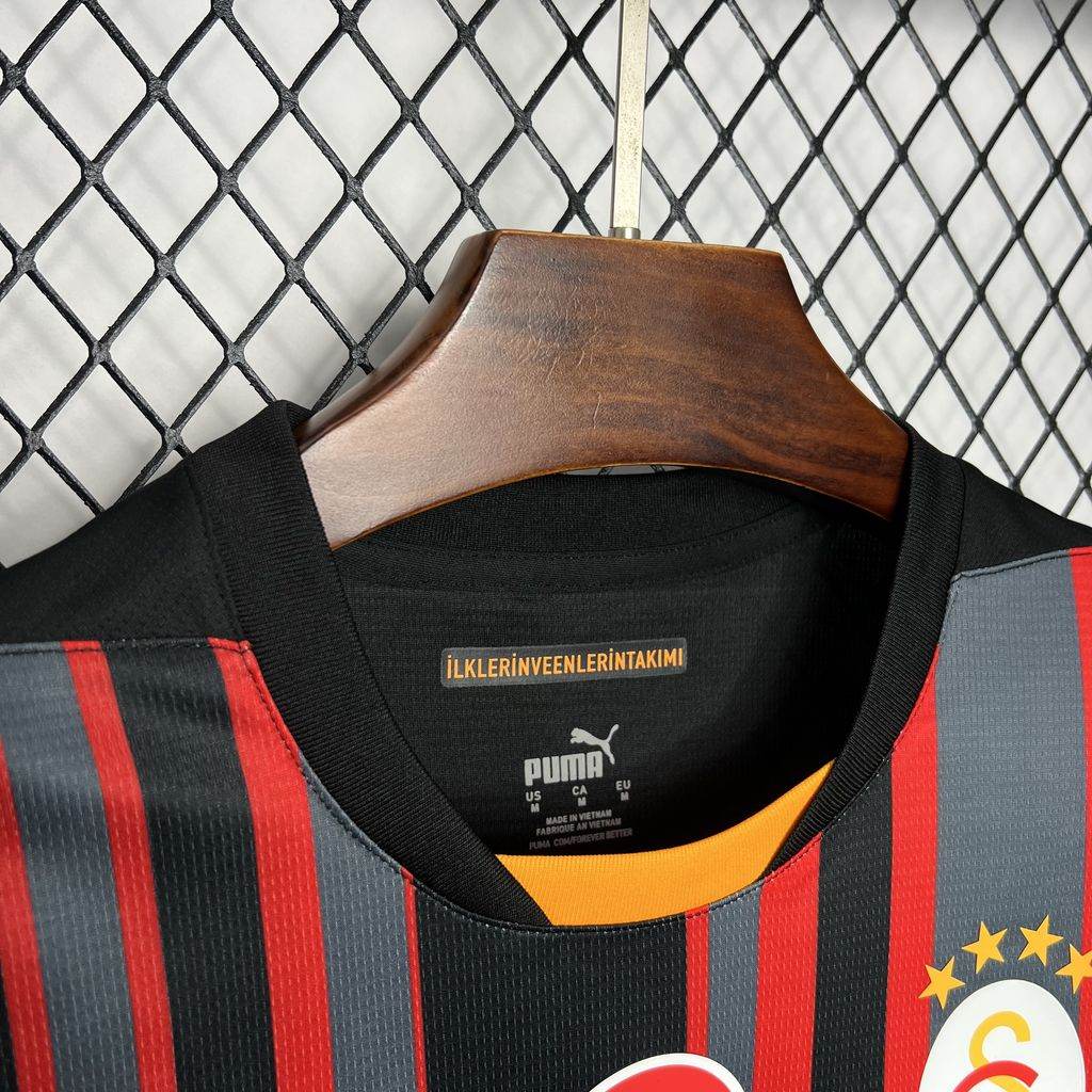 CAMISETA GALATASARAY lIl 24/25 HOMBRE (VERSIÓN FAN) - ZonaCamisetas