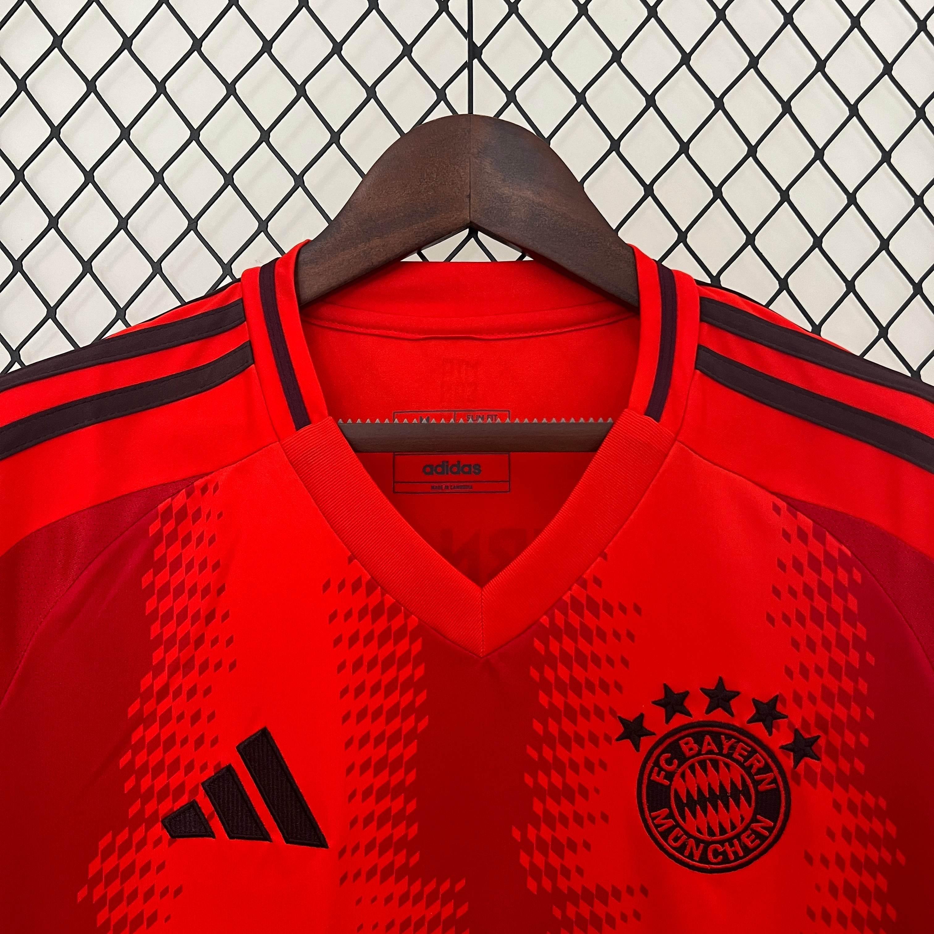 CAMISETA BAYERN MUNICH I 24/25 HOMBRE (VERSIÓN FAN) - ZonaCamisetas