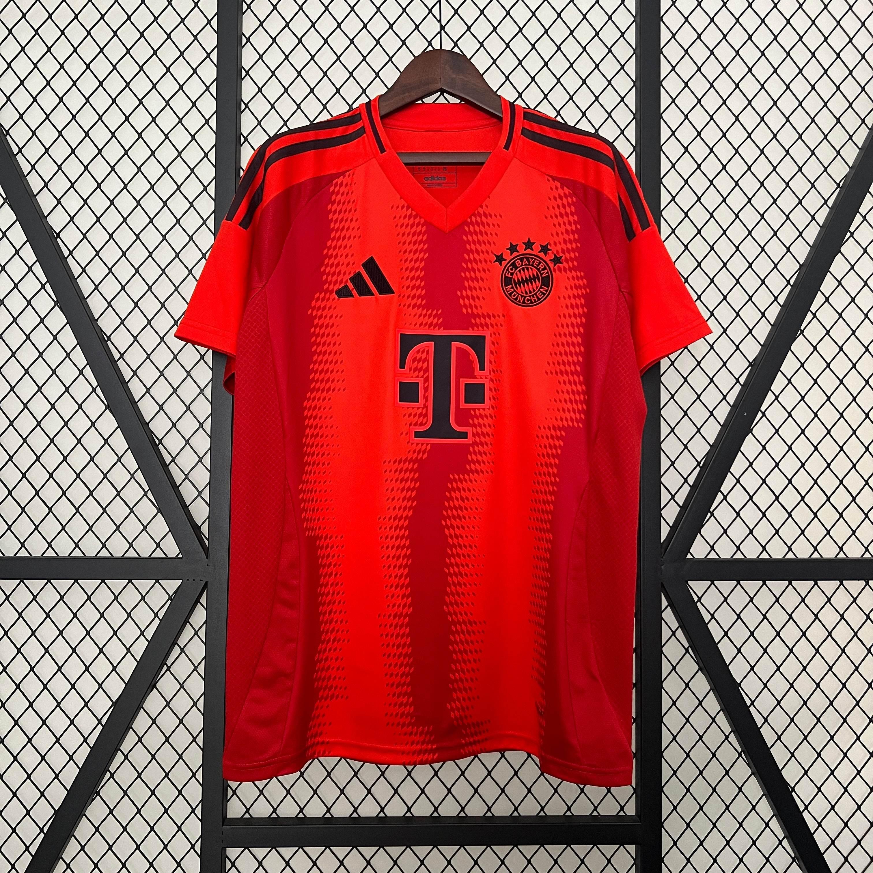 CAMISETA BAYERN MUNICH I 24/25 HOMBRE (VERSIÓN FAN) - ZonaCamisetas