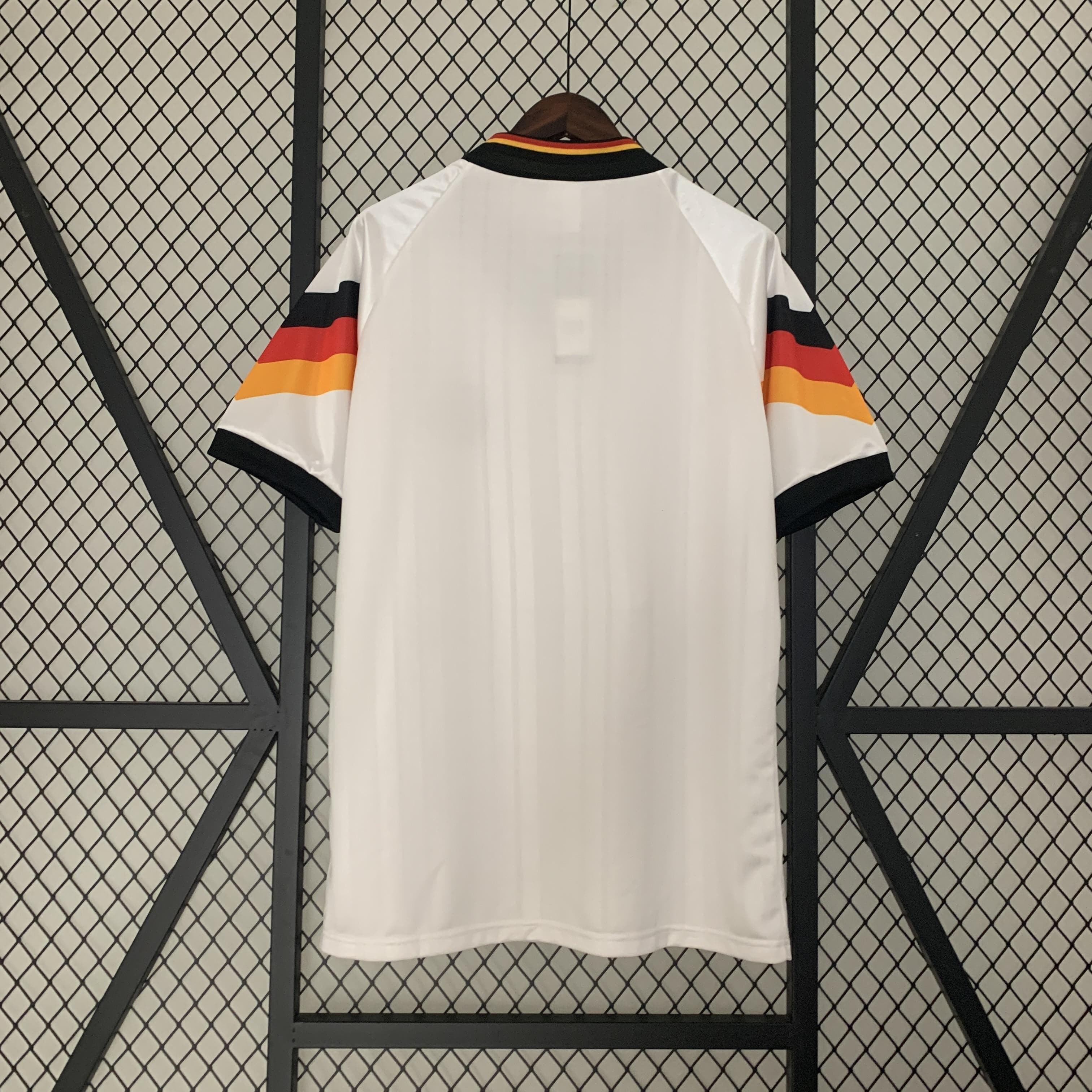 ZonaCamisetas ALEMANIA I 1992 HOMBRE (RETRO) La Pelota Mundo ALEMANIA GERMANY