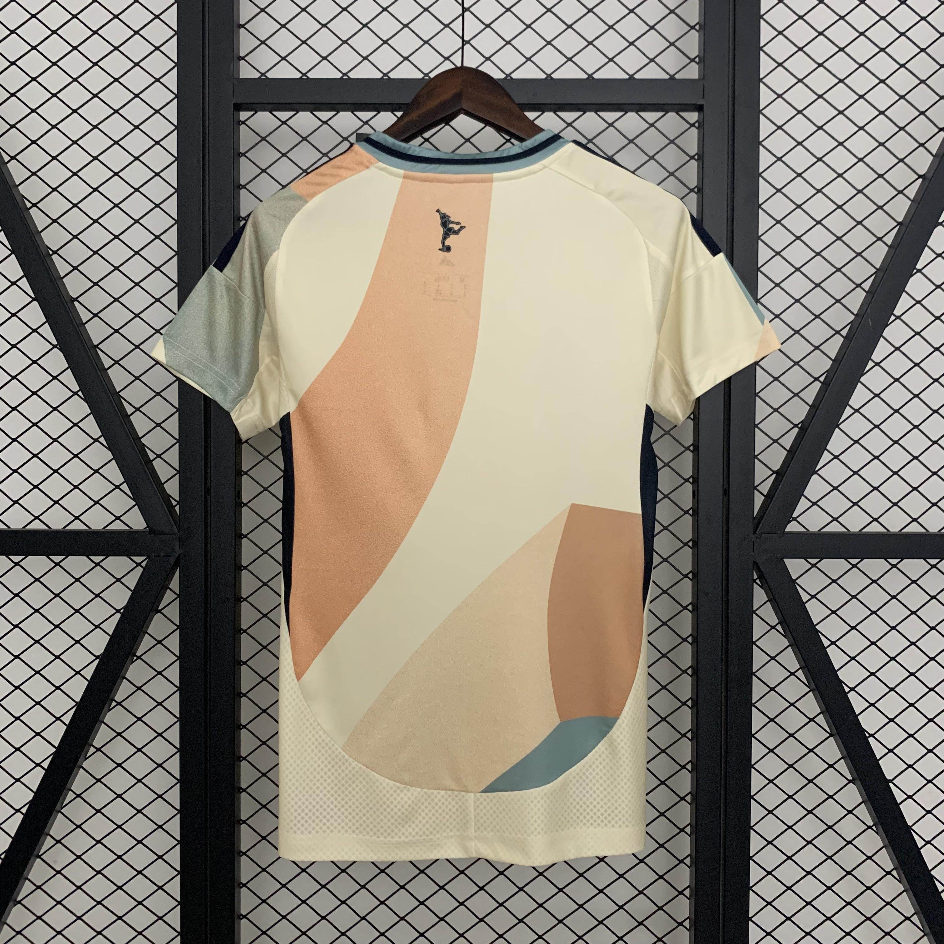 CAMISETA ESPAÑA Il 25/26 MUJER (VERSIÓN FAN) - ZonaCamisetas