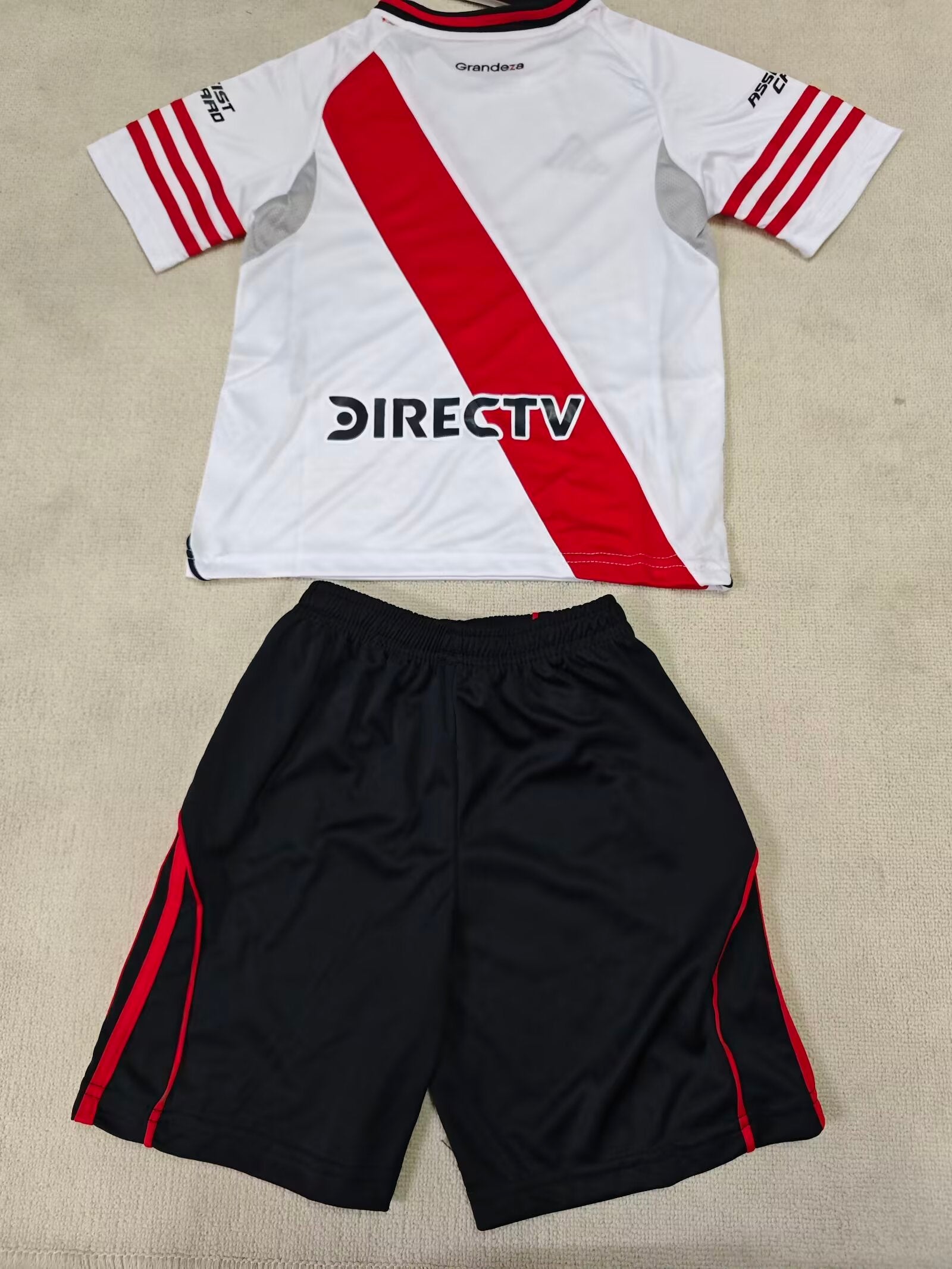 CAMISETA RIVER PLATE I 25/26 CONJUNTO INFANTIL