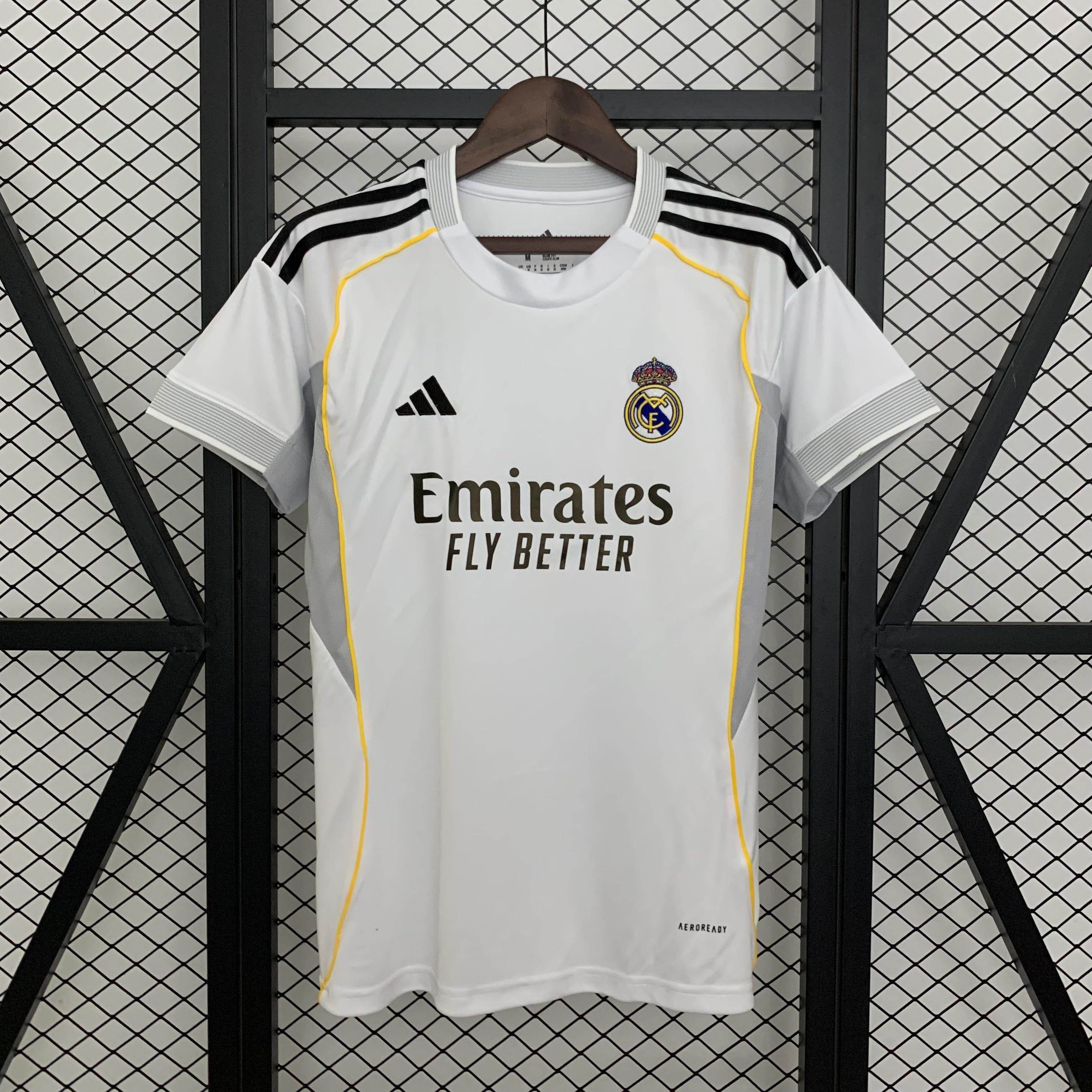 CAMISETA REAL MADRID I 25/26 MUJER (VERSIÓN FAN) - ZonaCamisetas