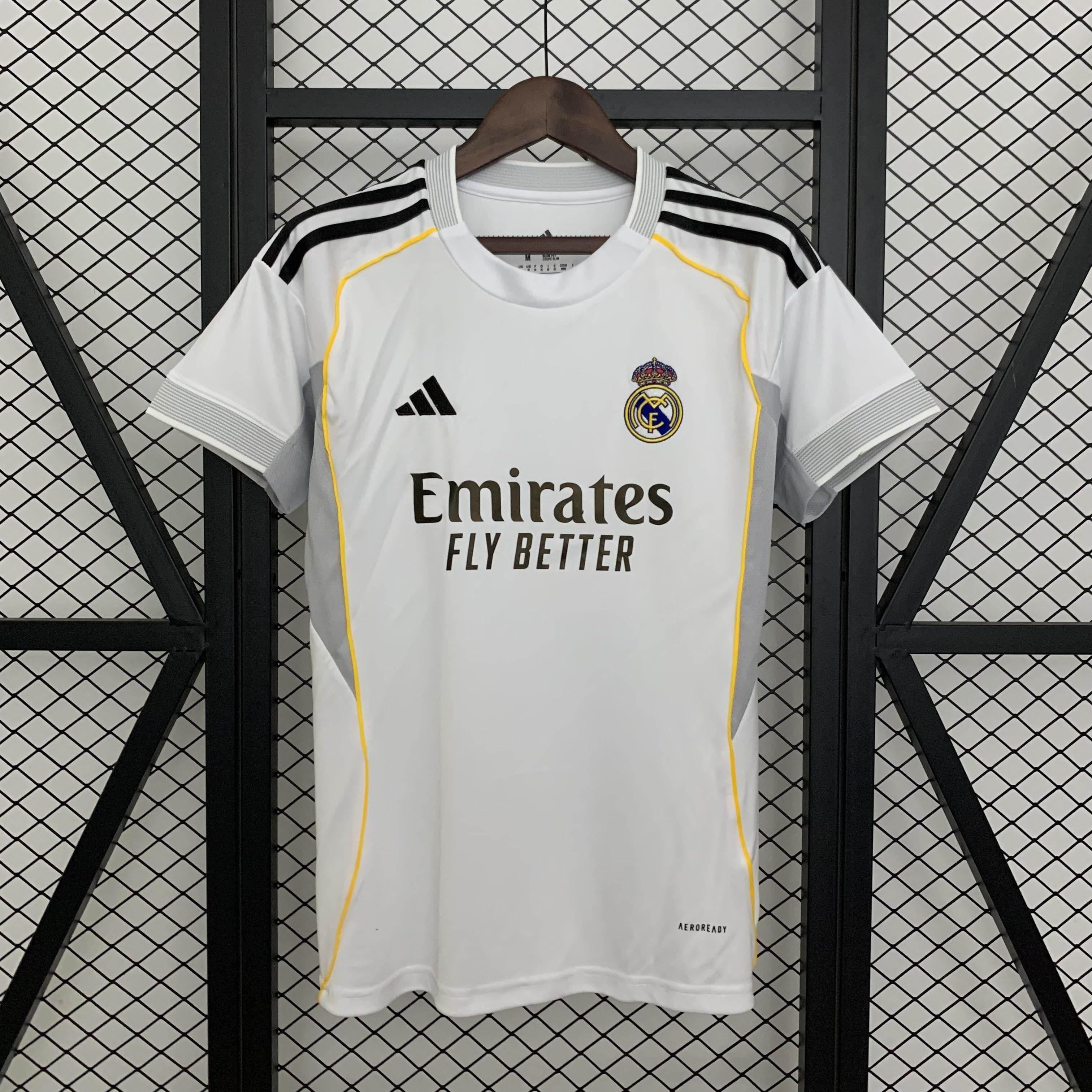 CAMISETA REAL MADRID I 25/26 MUJER (VERSIÓN FAN) - ZonaCamisetas