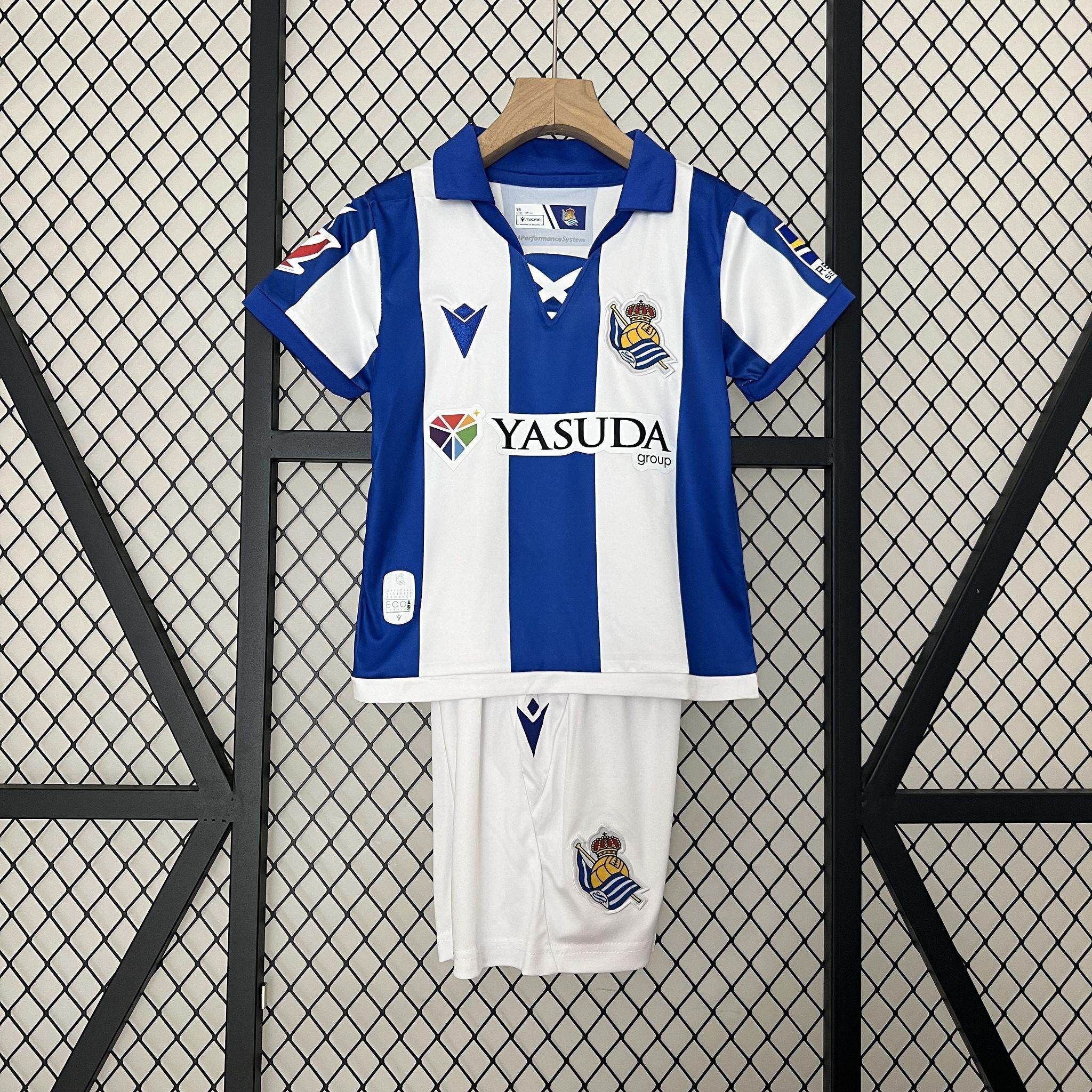 CAMISETA REAL SOCIEDAD I 24/25 CONJUNTO INFANTIL - ZonaCamisetas
