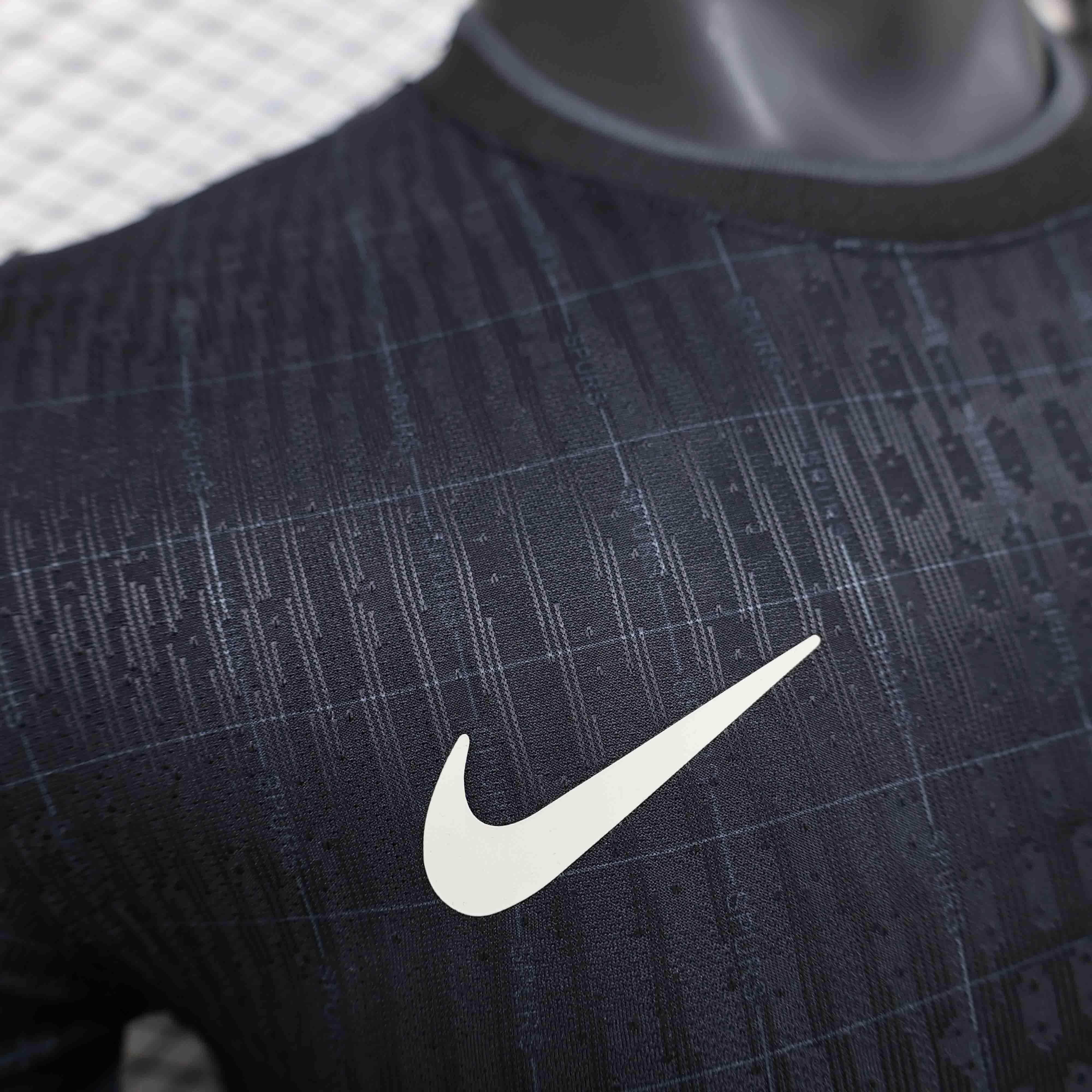 CAMISETA TOTTENHAM ll 24/25 BLACK HOMBRE (VERSIÓN JUGADOR) - ZonaCamisetas