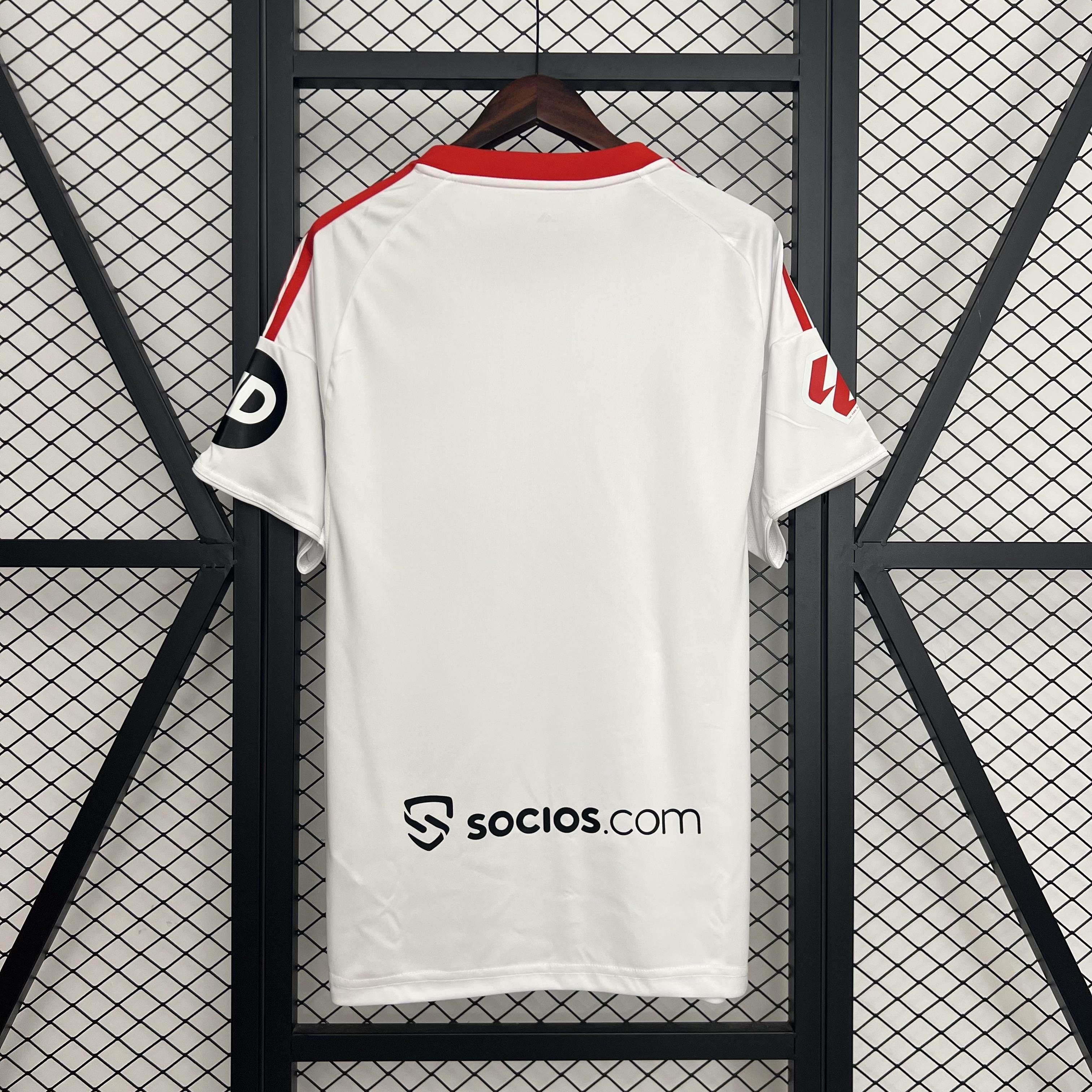 CAMISETA SEVILLA I 25/26 HOMBRE (VERSIÓN FAN) - ZonaCamisetas