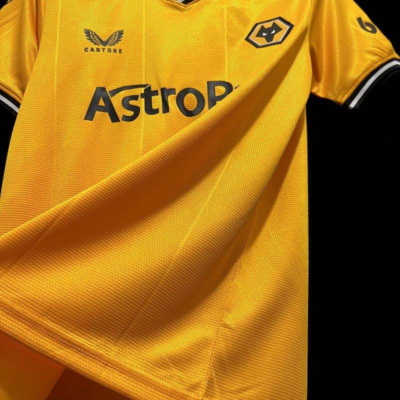CAMISETA WOLVERHAMPTON I 23/24 HOMBRE (VERSIÓN FAN) - ZonaCamisetas