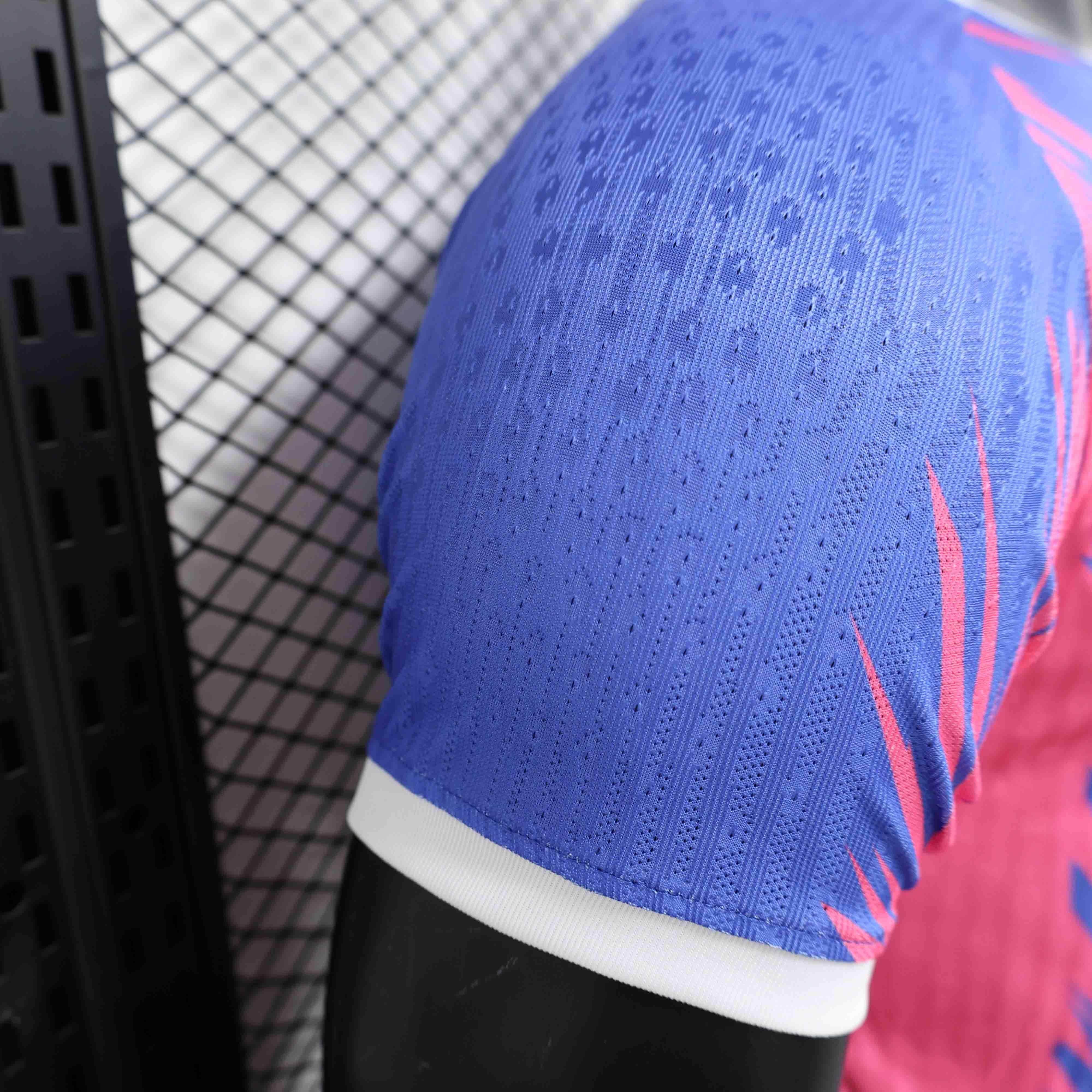 CAMISETA TOTTENHAM EDICIÓN PINK l 23/24 HOMBRE (VERSIÓN JUGADOR) - ZonaCamisetas