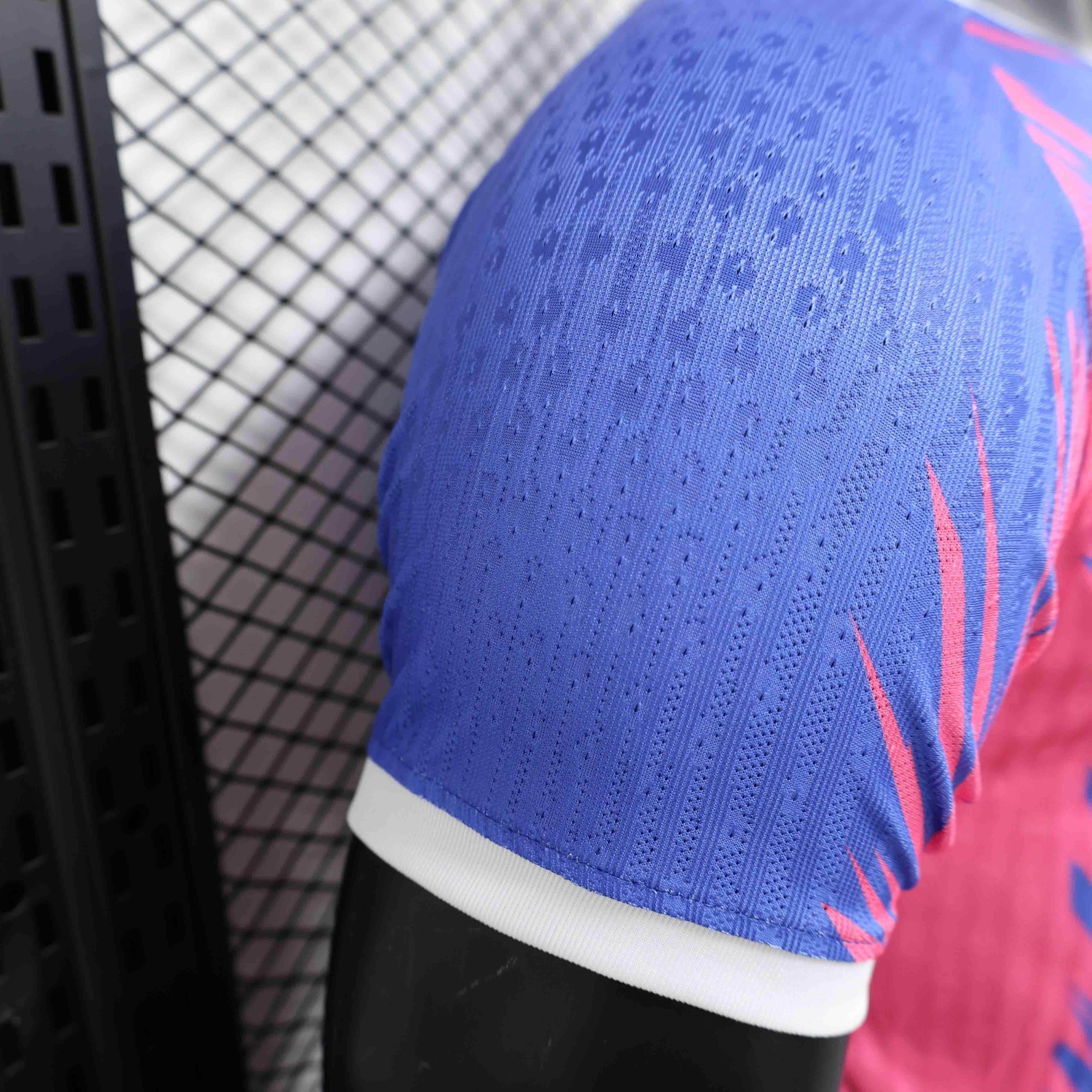 CAMISETA TOTTENHAM EDICIÓN PINK l 23/24 HOMBRE (VERSIÓN JUGADOR) - ZonaCamisetas