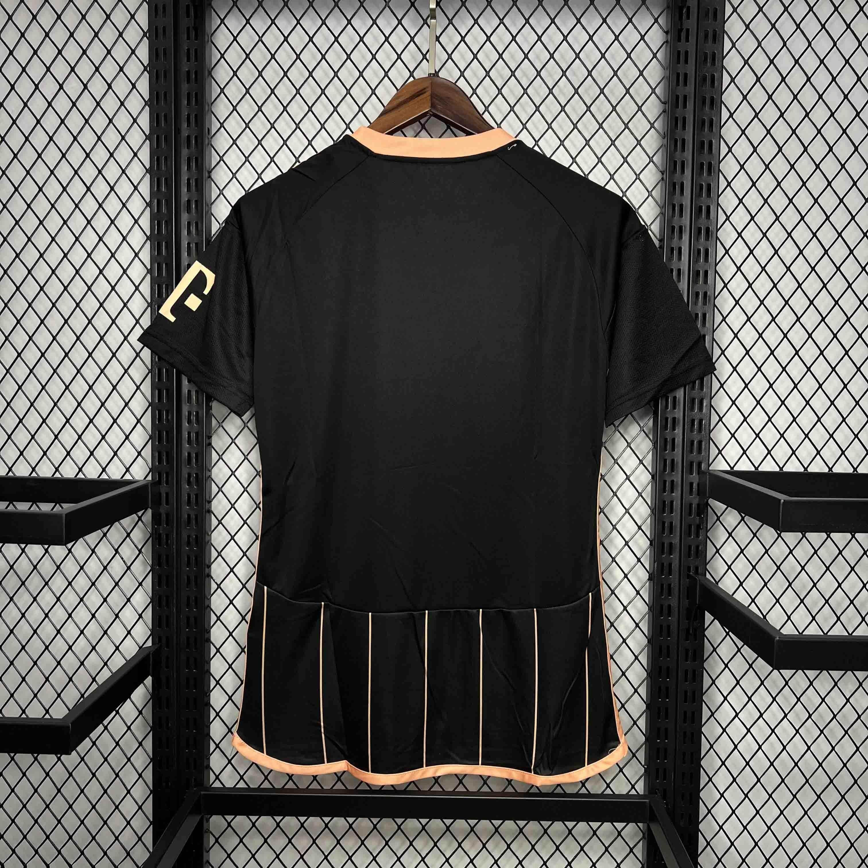 CAMISETA BAYERN MUNICH EDICION ESPECIAL 24/25 HOMBRE (VERSIÓN FAN) - ZonaCamisetas