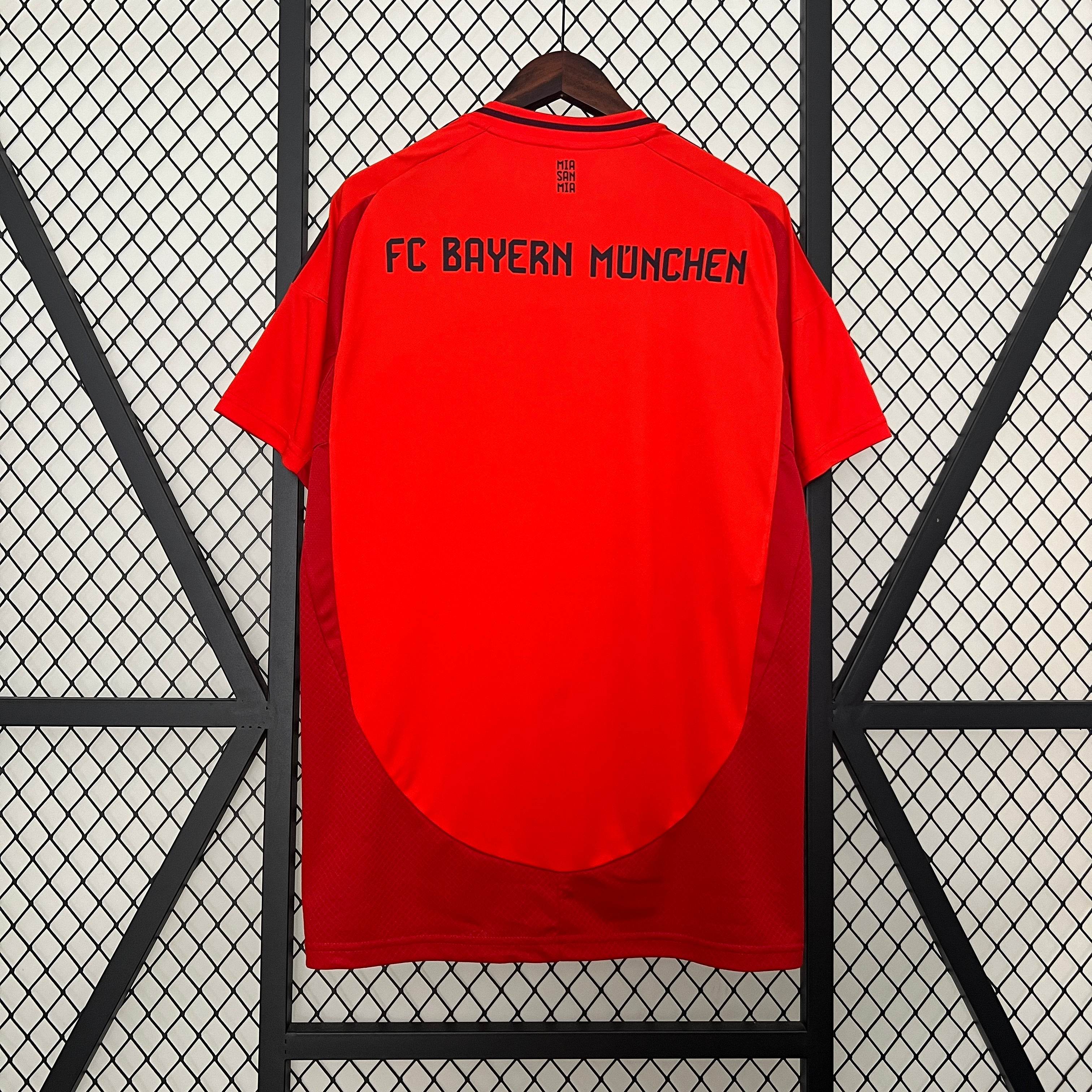 CAMISETA BAYERN MUNICH I 24/25 HOMBRE (VERSIÓN FAN) - ZonaCamisetas