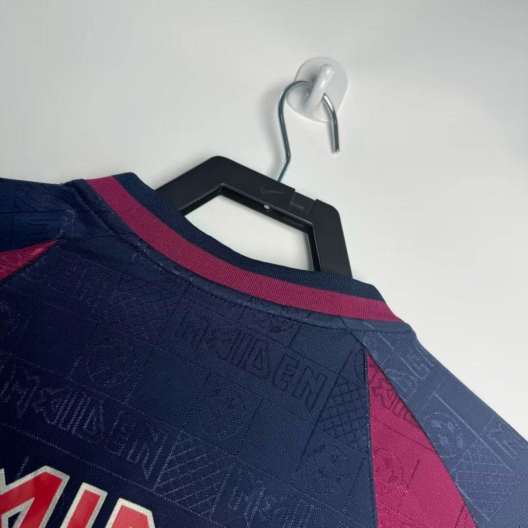 CAMISETA WEST HAM IRON MAIDEN 2010 HOMBRE (RETRO) - ZonaCamisetas
