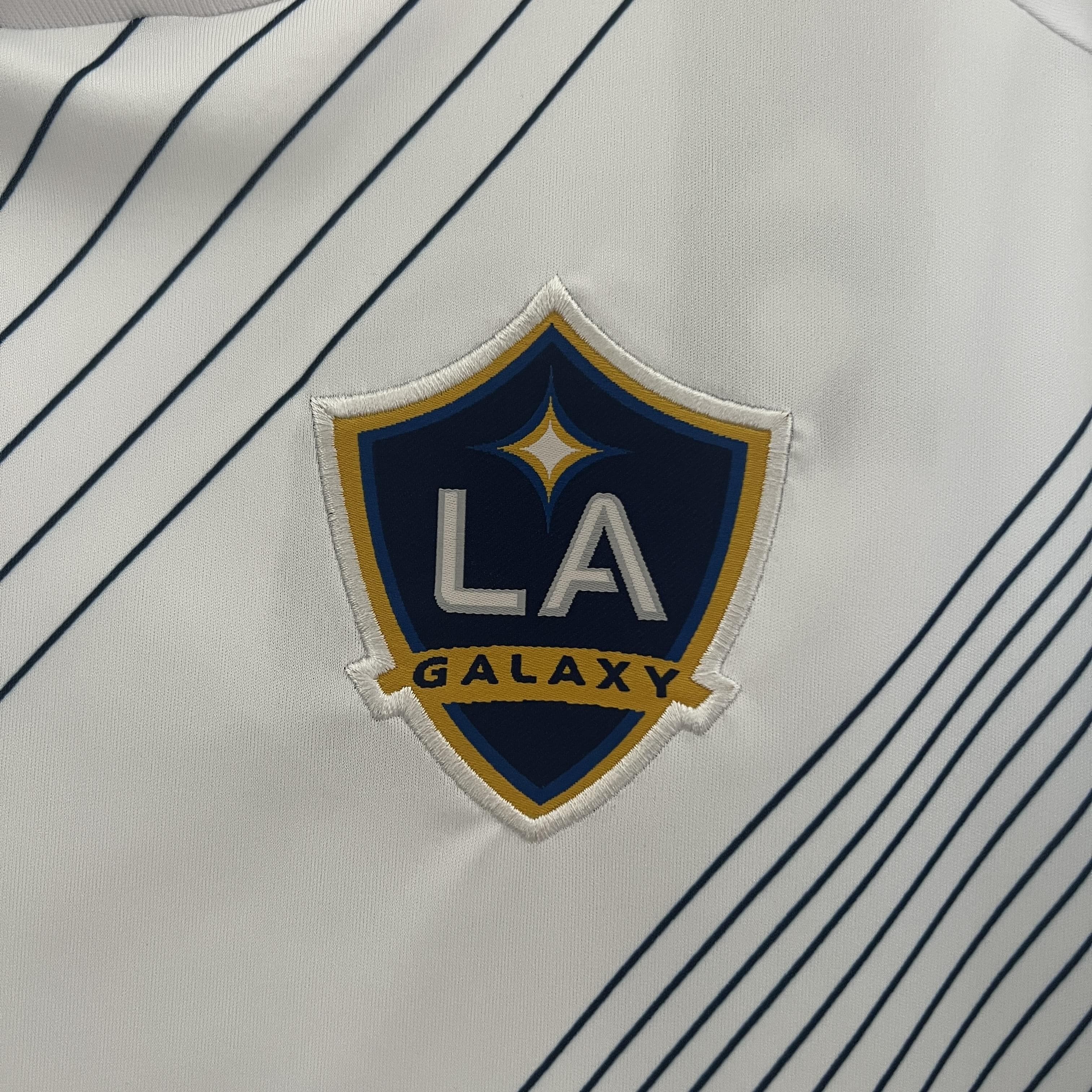 ZonaCamisetas LA GALAXY I 24/25 HOMBRE (VERSIÓN FAN) La Pelota Mundo LA GALAXY LOS ANGELES GALAXY