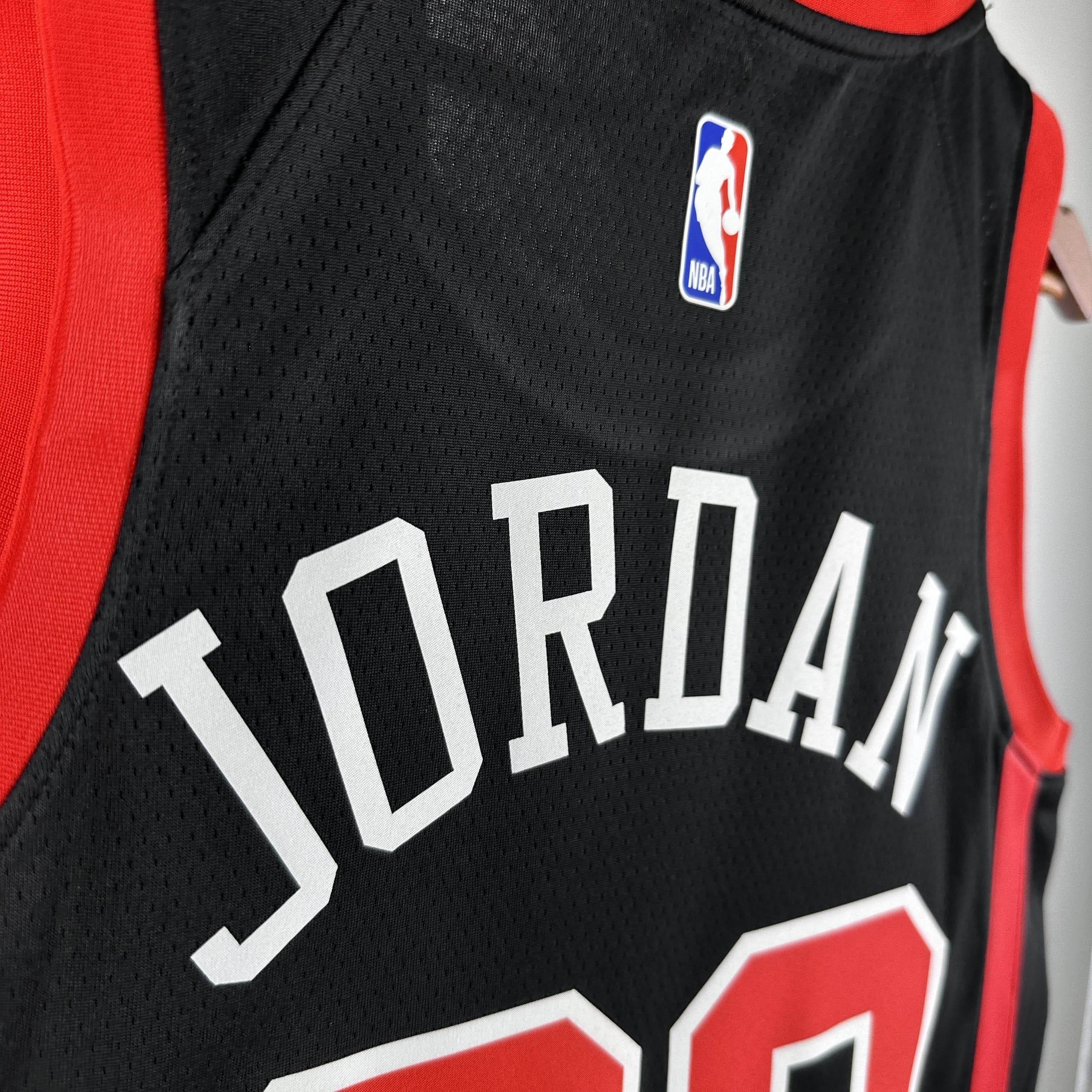 CAMISETA CHICAGO SEASON 24 HOMBRE EDICIÓN JORDAN (NBA) - ZonaCamisetas