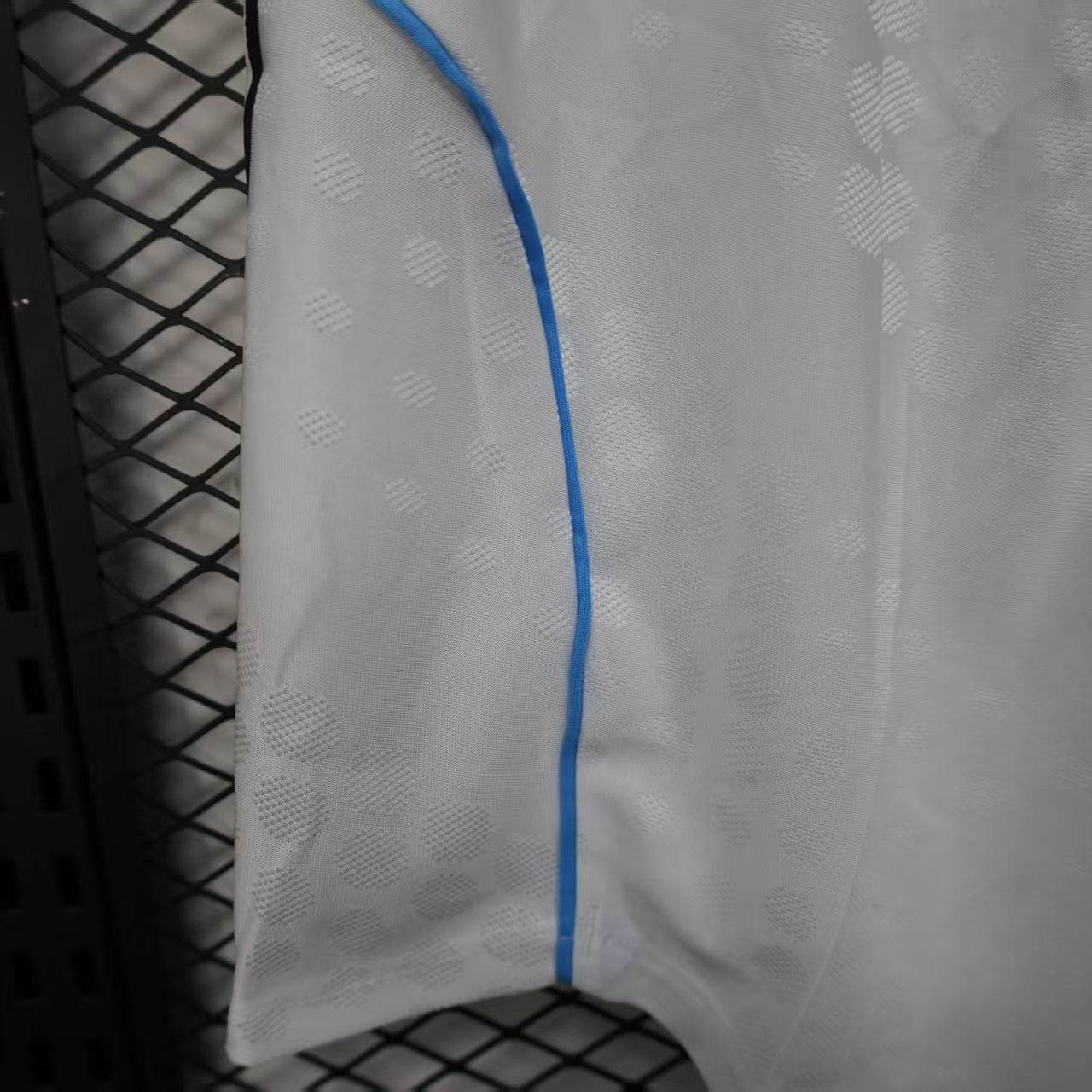 NEWCASTLE SHORT I 25/26 - ZonaCamisetas