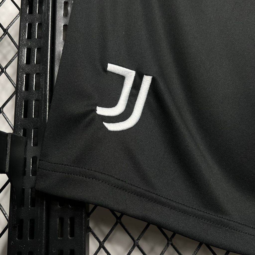 JUVENTUS SHORT I 24/25 - ZonaCamisetas