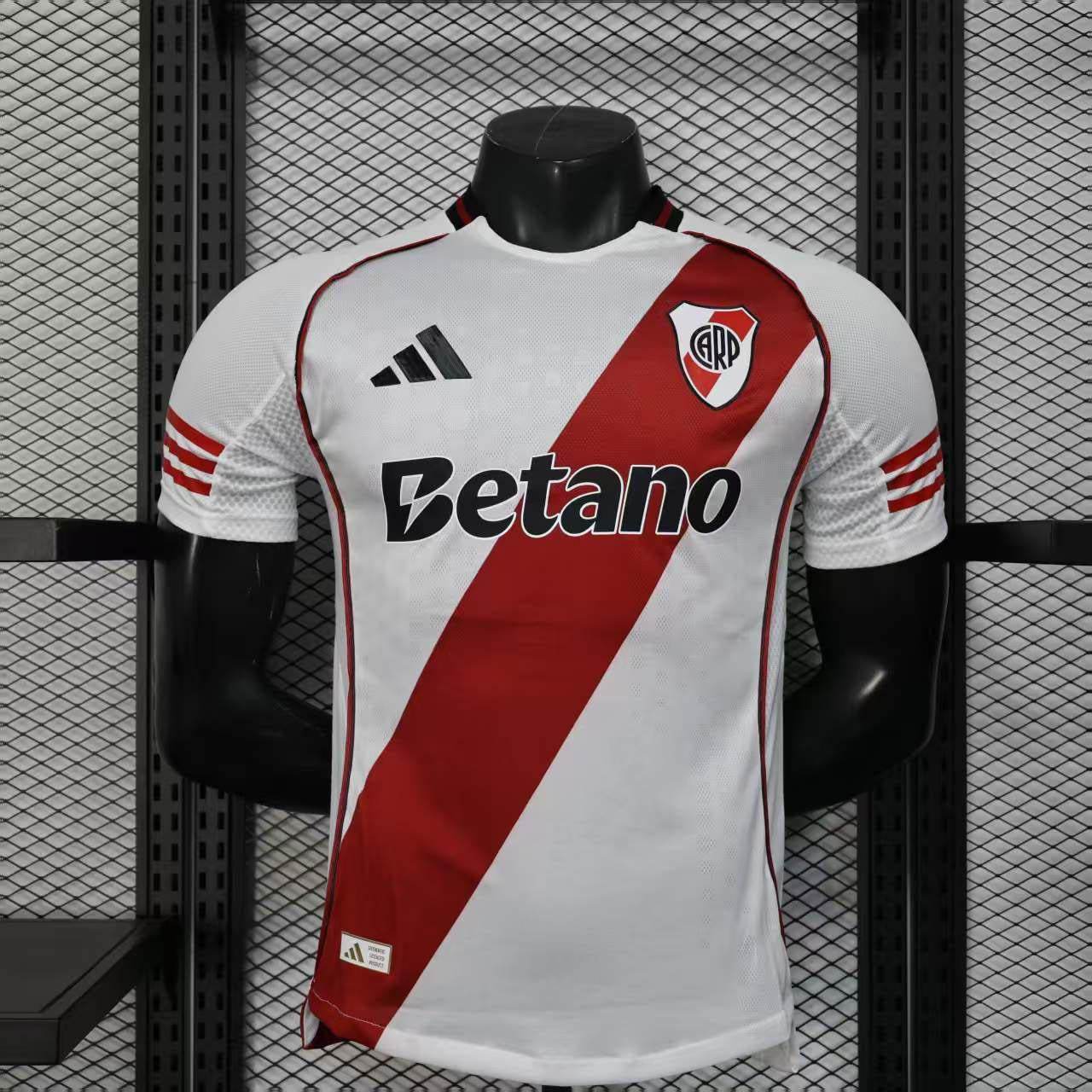 CAMISETA RIVER PLATE l 25/26 HOMBRE (VERSIÓN JUGADOR) - ZonaCamisetas