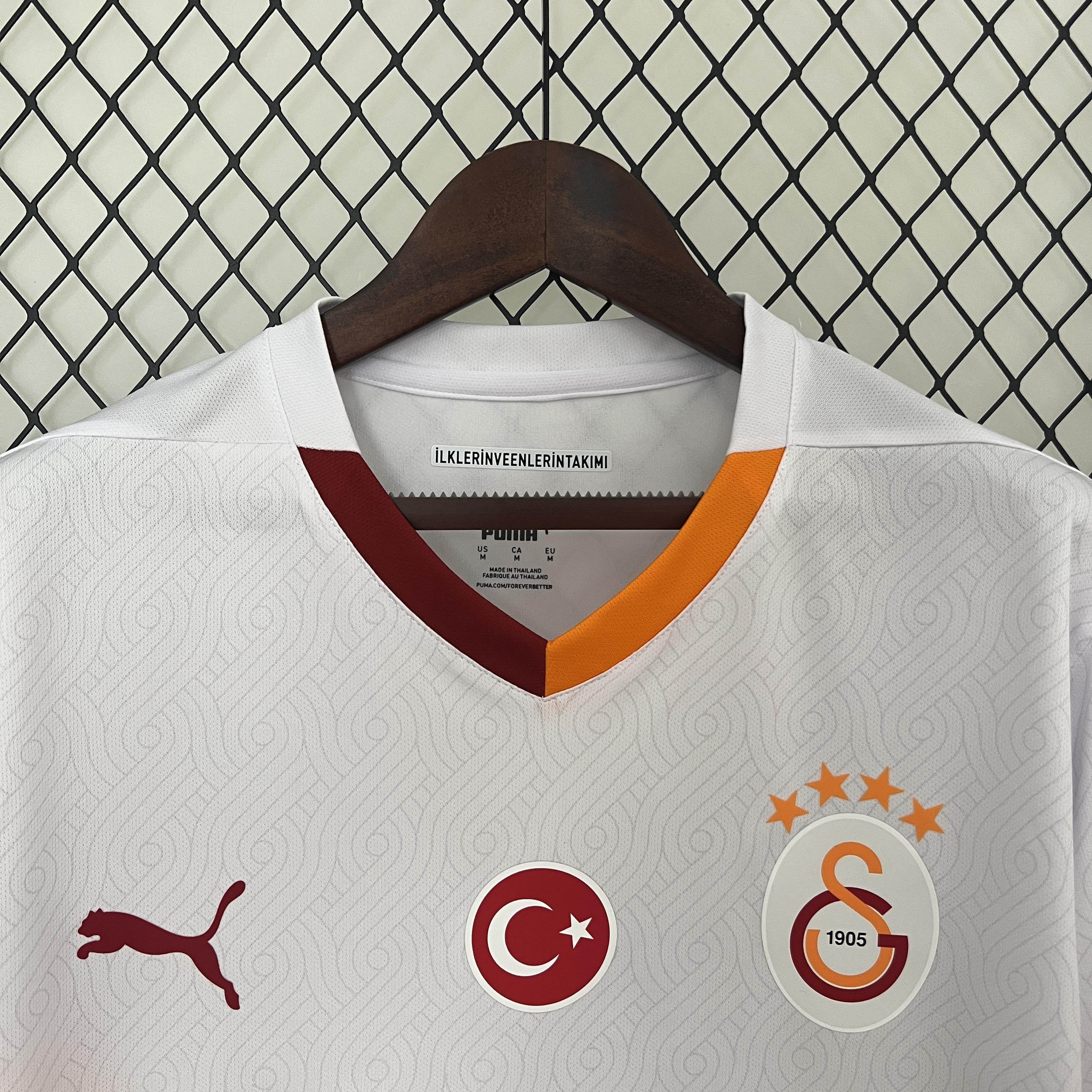 CAMISETA GALATASARAY Il 24/25 HOMBRE (VERSIÓN FAN) - ZonaCamisetas
