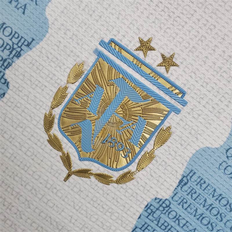 CAMISETA ARGENTINA EDICIÓN COMEMORATIVA Il 2021 HOMBRE (RETRO) - ZonaCamisetas