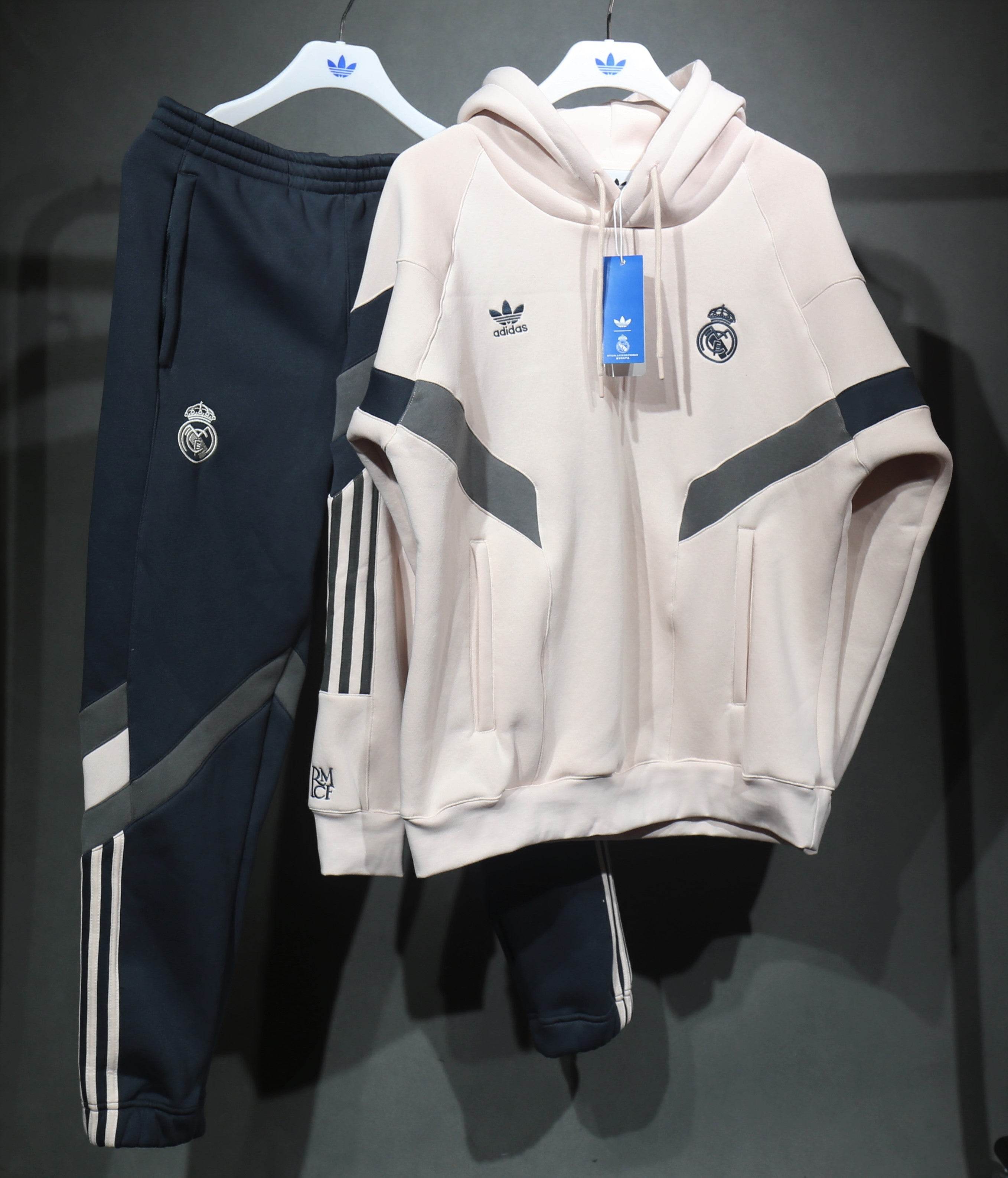 CONJUNTO LARGO REAL MADRID l 24/25 HOMBRE - ZonaCamisetas