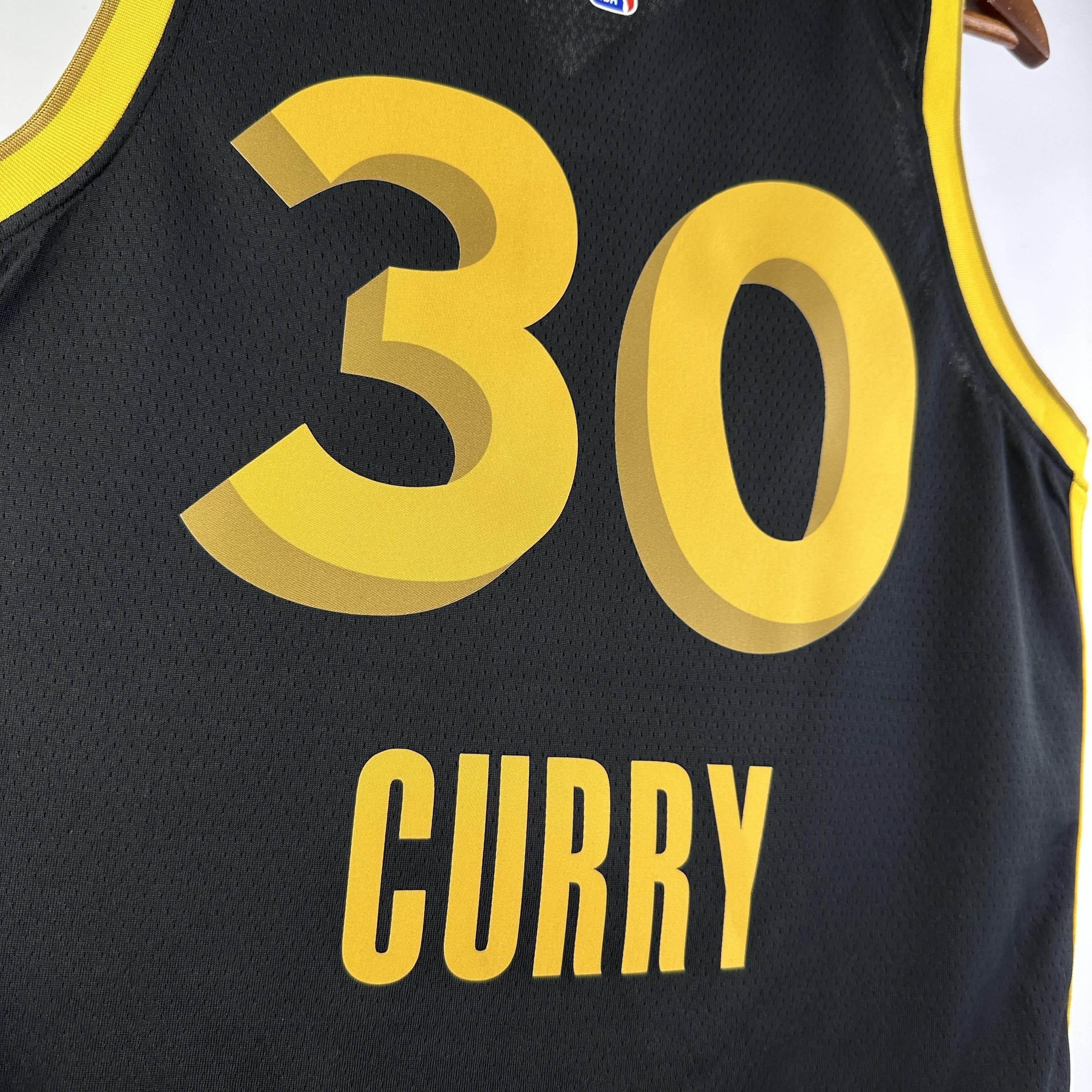 CAMISETA WARRIORS SEASON 24 HOMBRE EDICIÓN CURRY (NBA) - ZonaCamisetas