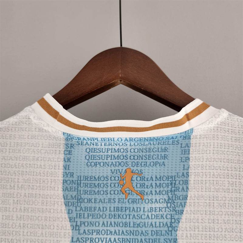 CAMISETA ARGENTINA EDICIÓN COMEMORATIVA I 2022 HOMBRE (RETRO) - ZonaCamisetas