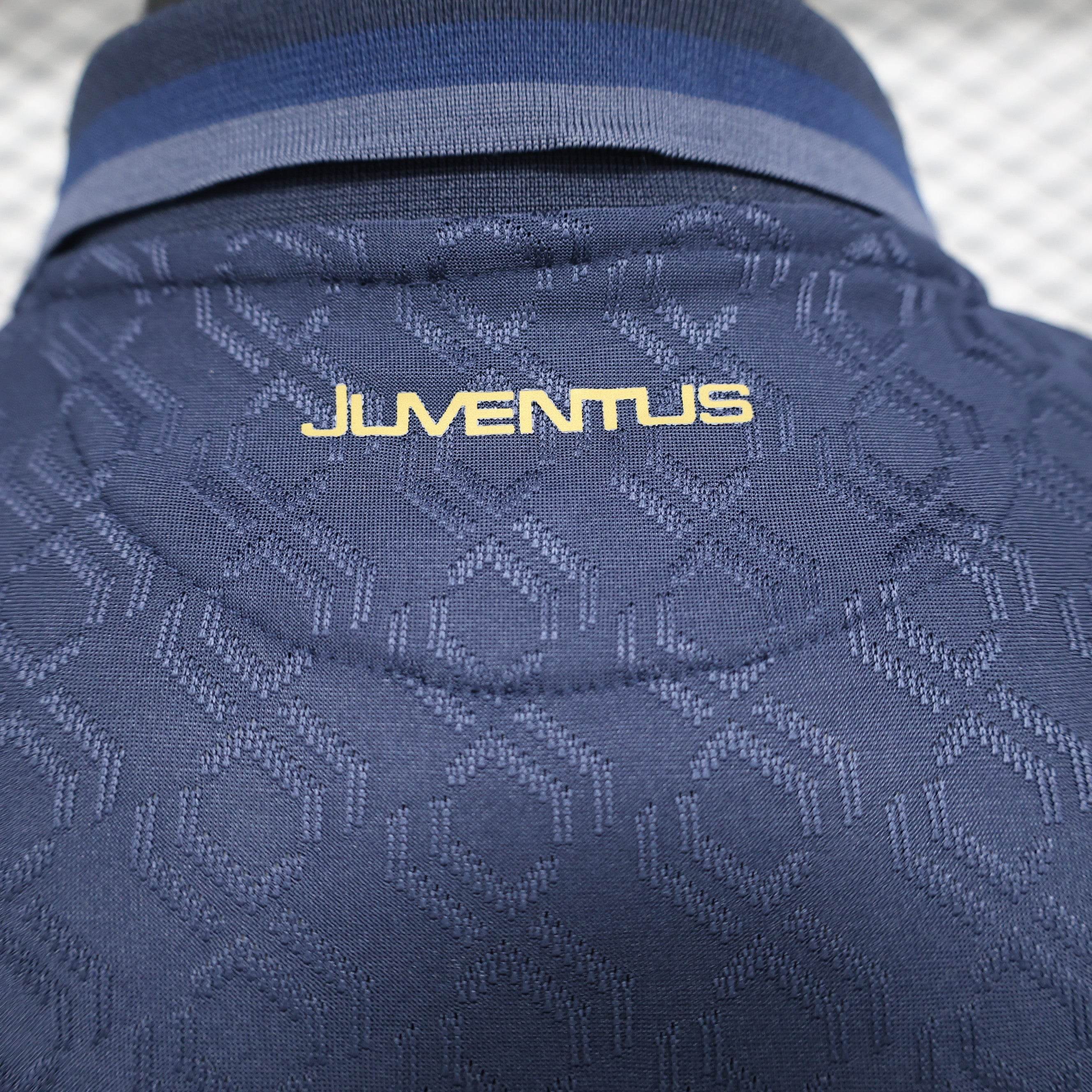 CAMISETA JUVENTUS I 24/25 HOMBRE (VERSION JUGADOR) - ZonaCamisetas