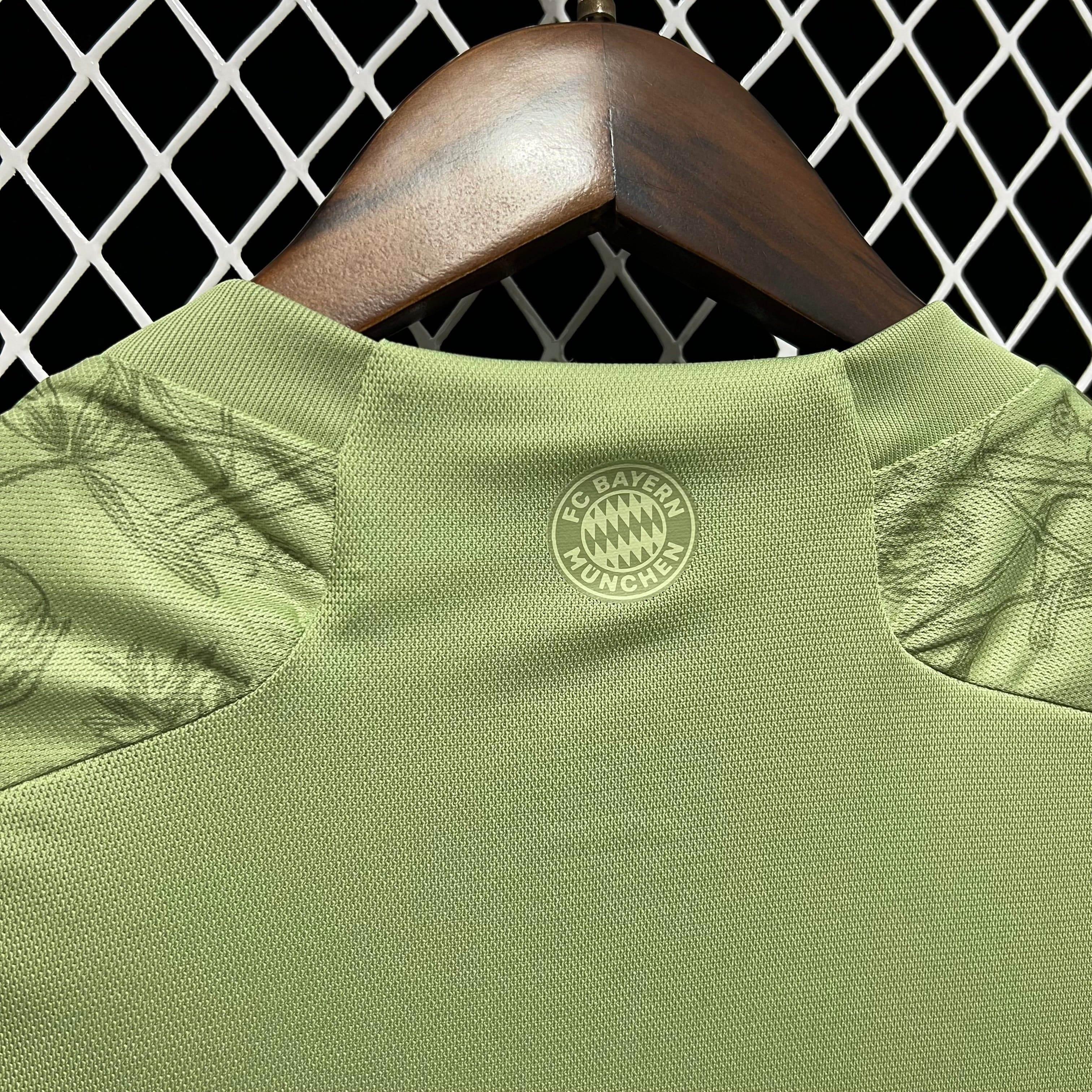 CAMISETA BAYERN DE MUNICH EDICIÓN BEER FEST 23/24 HOMBRE (VERSIÓN FAN) - ZonaCamisetas