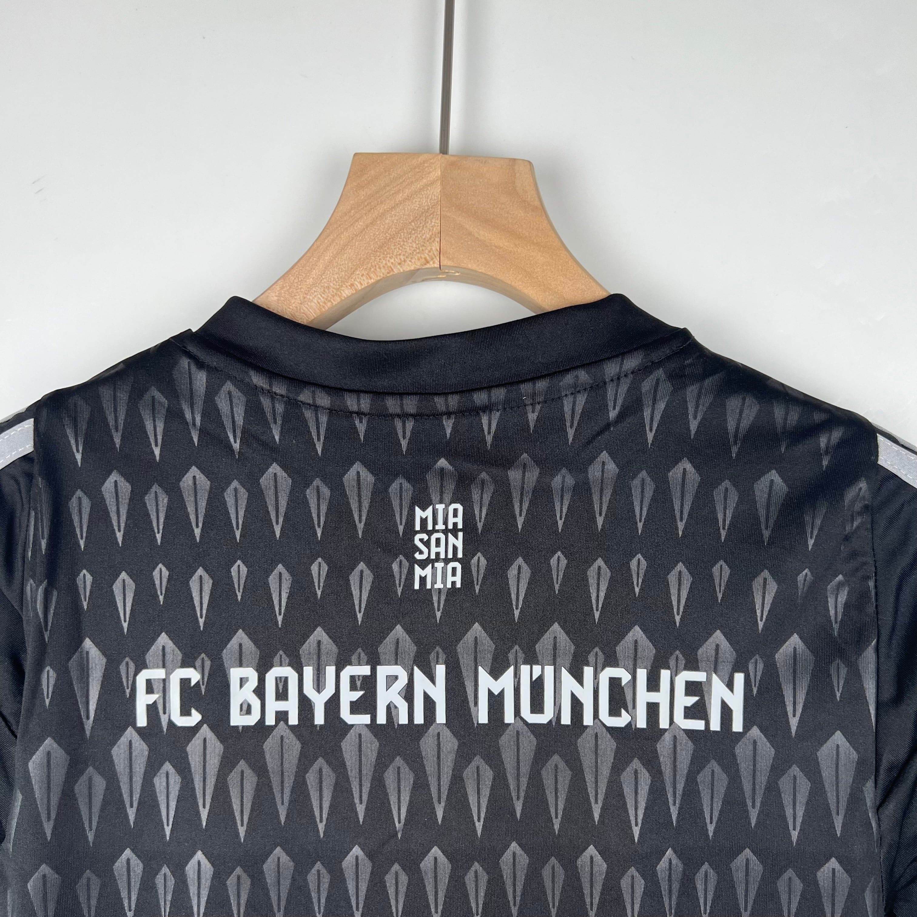 CAMISETA BAYERN MUNICH II 23/24 CONJUNTO INFANTIL - ZonaCamisetas