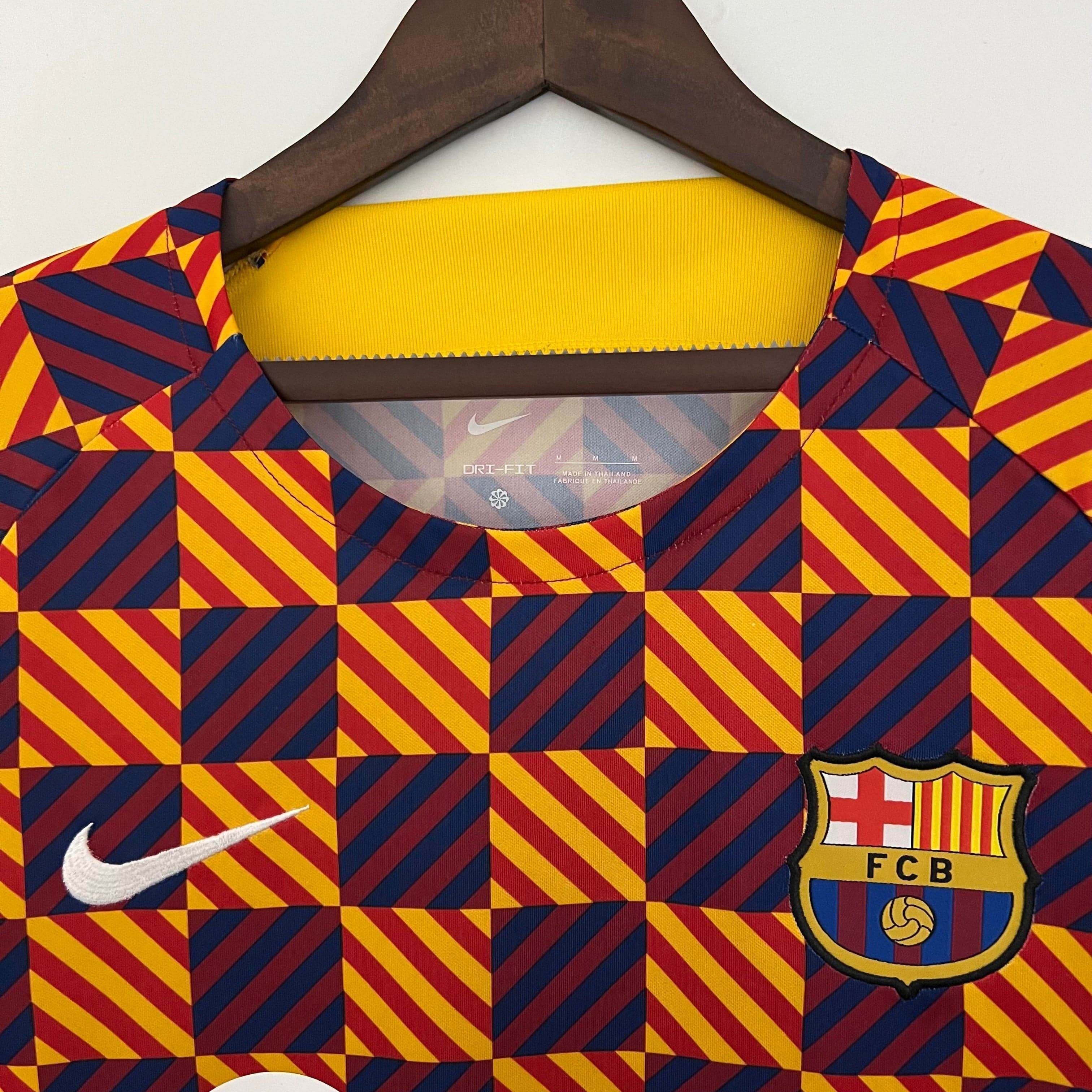 CAMISETA BARCELONA ENTRENAMIENTO I 23/24 HOMBRE (VERSIÓN FAN) - ZonaCamisetas