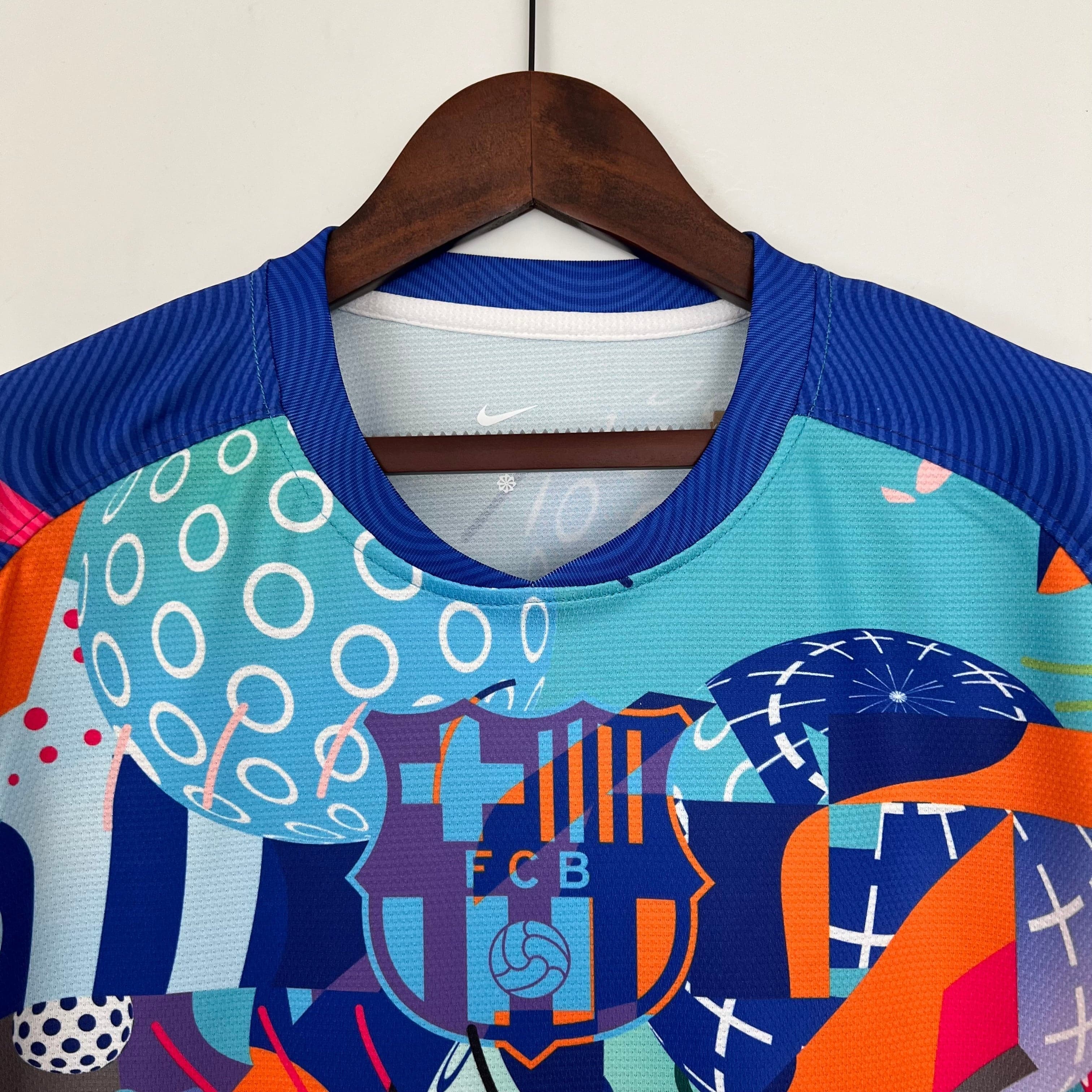 CAMISETA BARCELONA EDICIÓN ESPECIAL IV 23/24 HOMBRE (VERSIÓN FAN)