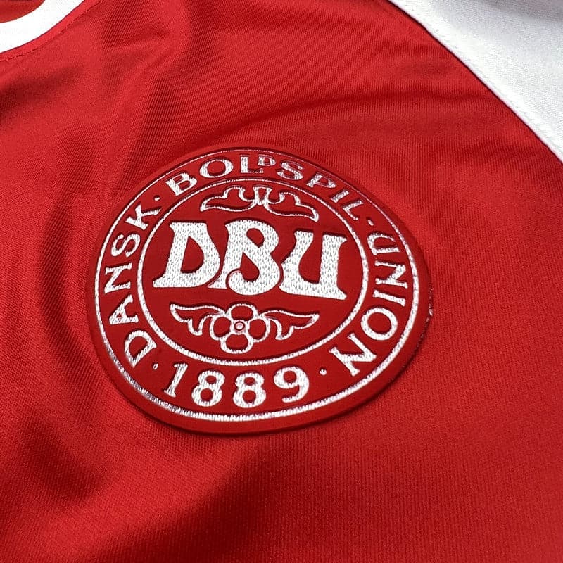 CAMISETA DINAMARCA I 23/24 HOMBRE (VERSIÓN FAN)