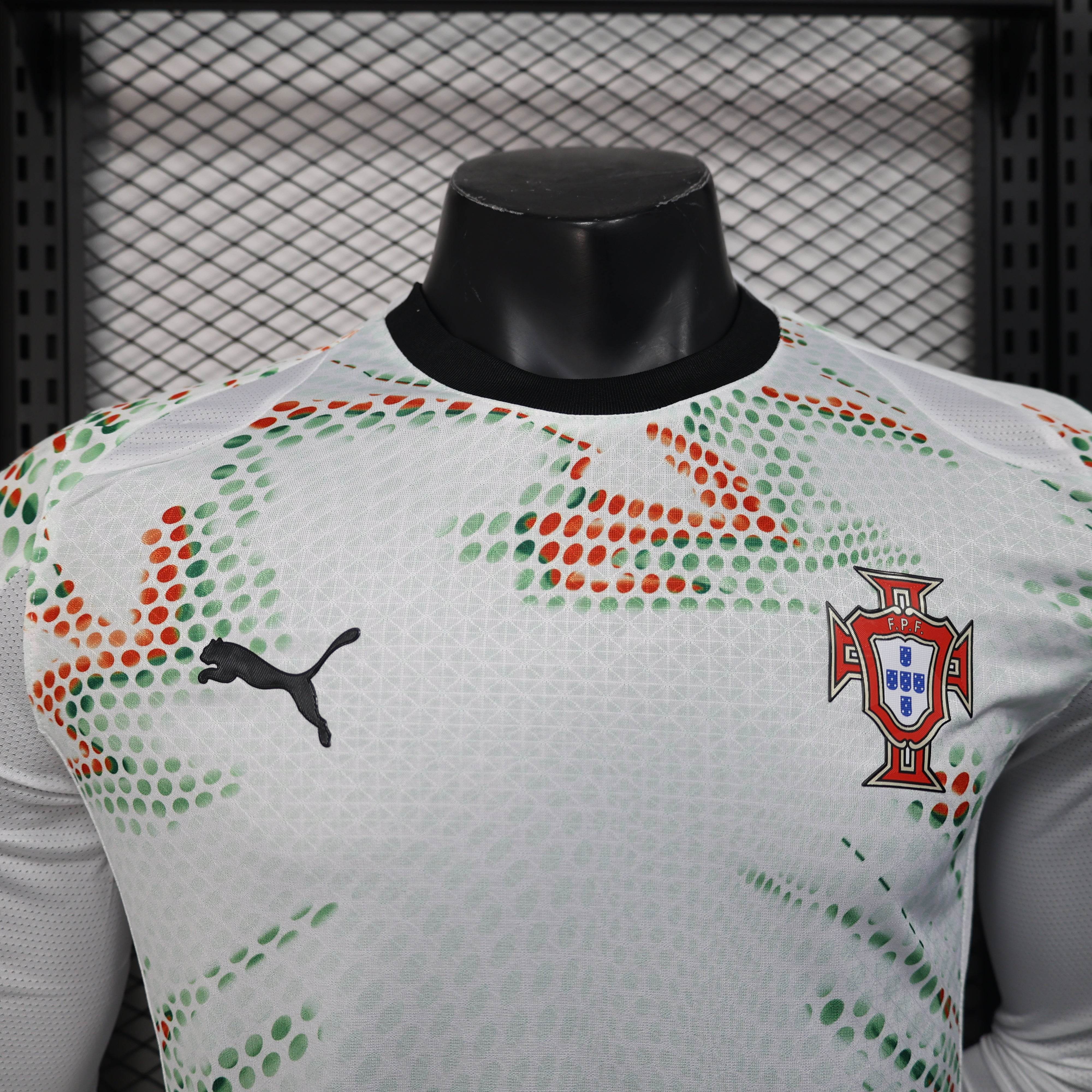 CAMISETA PORTUGAL Il 2025 HOMBRE (VERSIÓN JUGADOR) MANGA LARGA - ZonaCamisetas