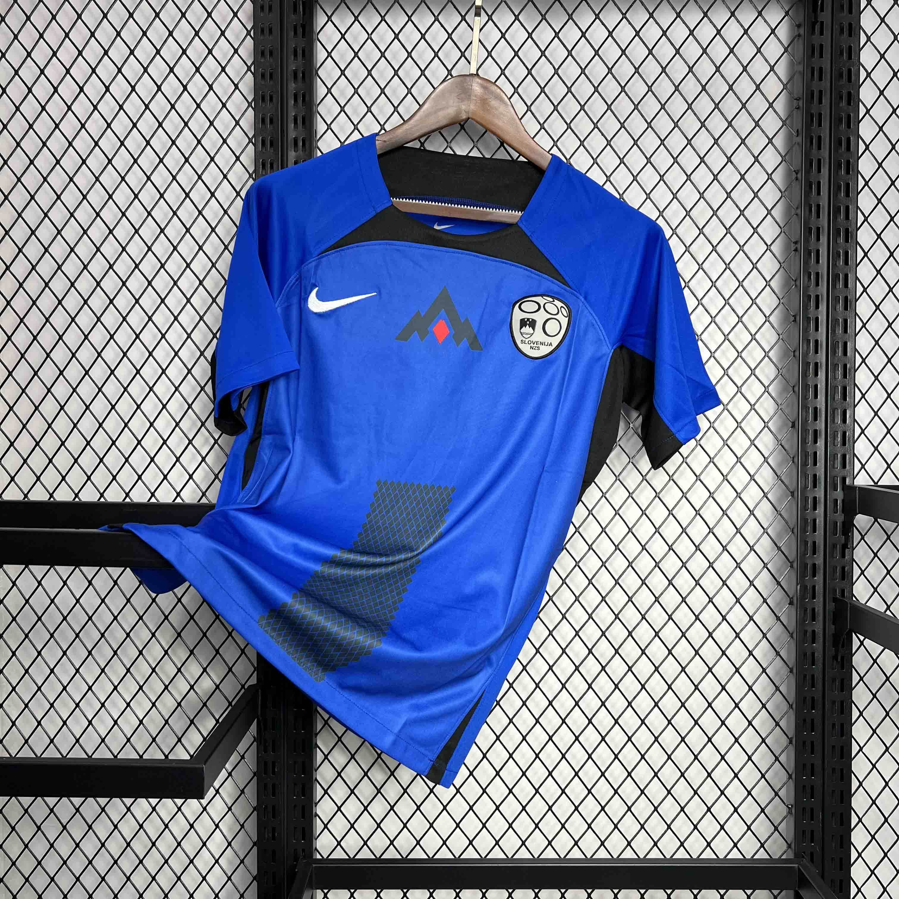 CAMISETA ESLOVENIA l 2024 HOMBRE (VERSIÓN FAN) - ZonaCamisetas