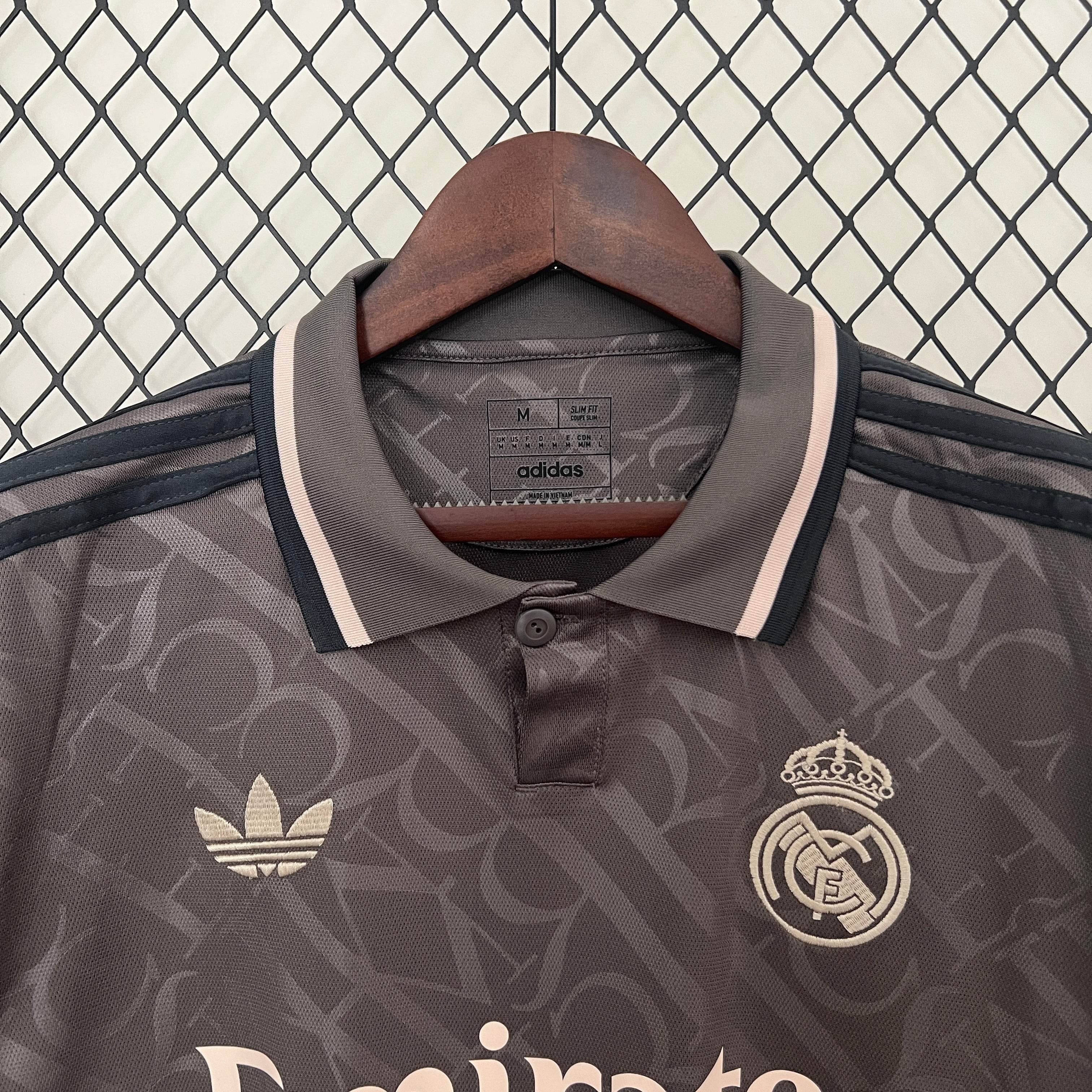 CAMISETA REAL MADRID Ill 24/25 HOMBRE (VERSIÓN FAN) - ZonaCamisetas
