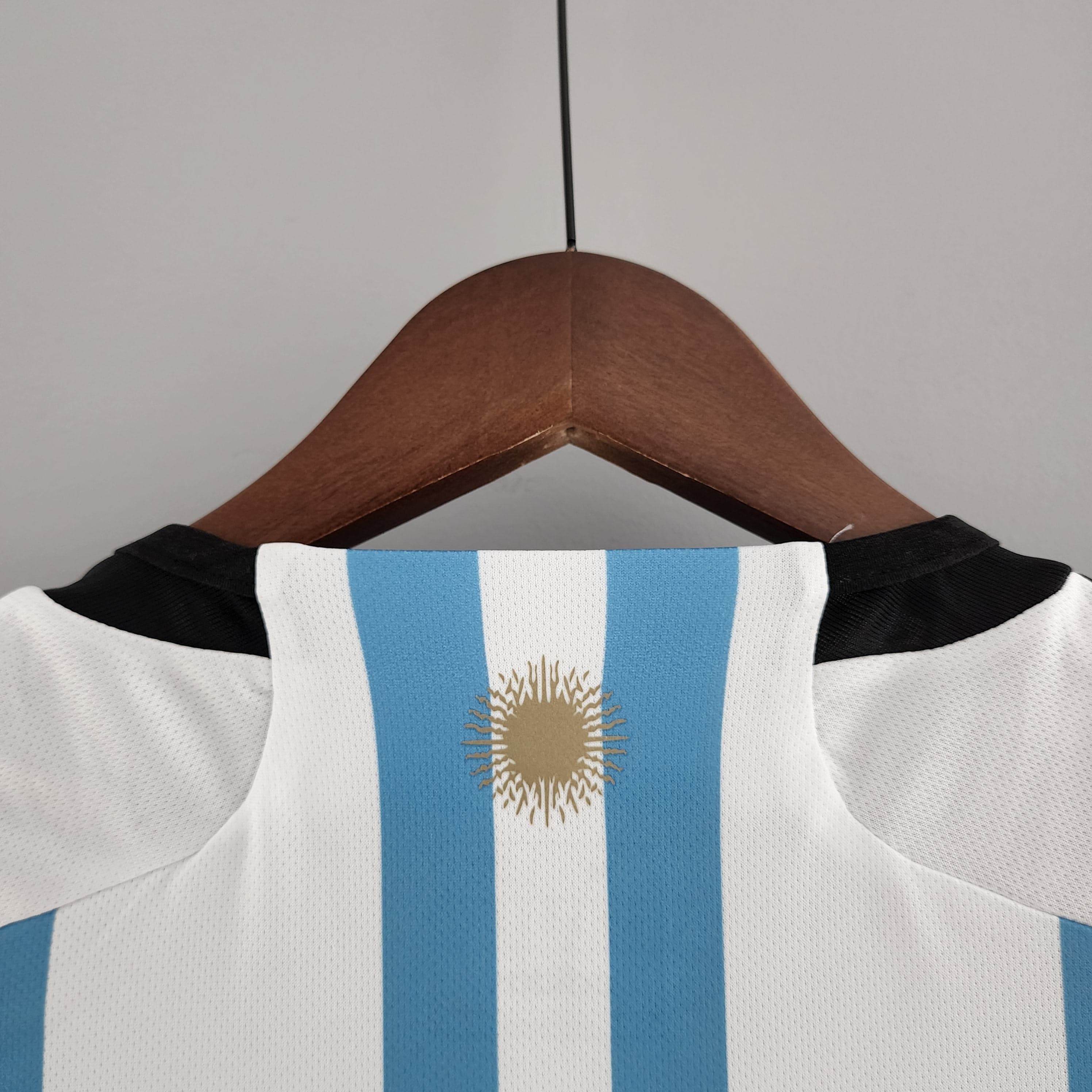 CAMISETA ARGENTINA I 2022 HOMBRE (RETRO) - ZonaCamisetas