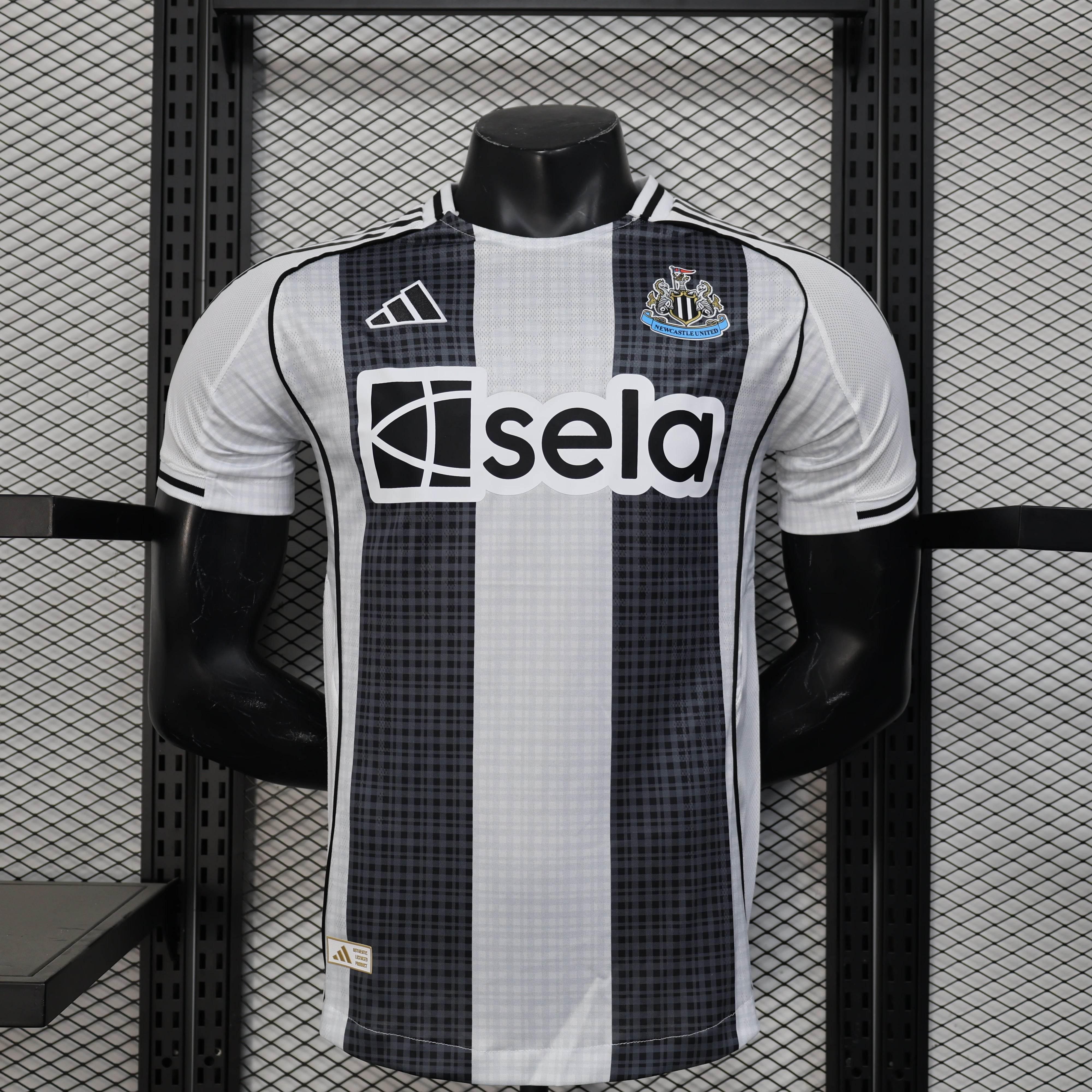 CAMISETA NEWCASTLE I 25/26 HOMBRE (VERSIÓN JUGADOR) - ZonaCamisetas