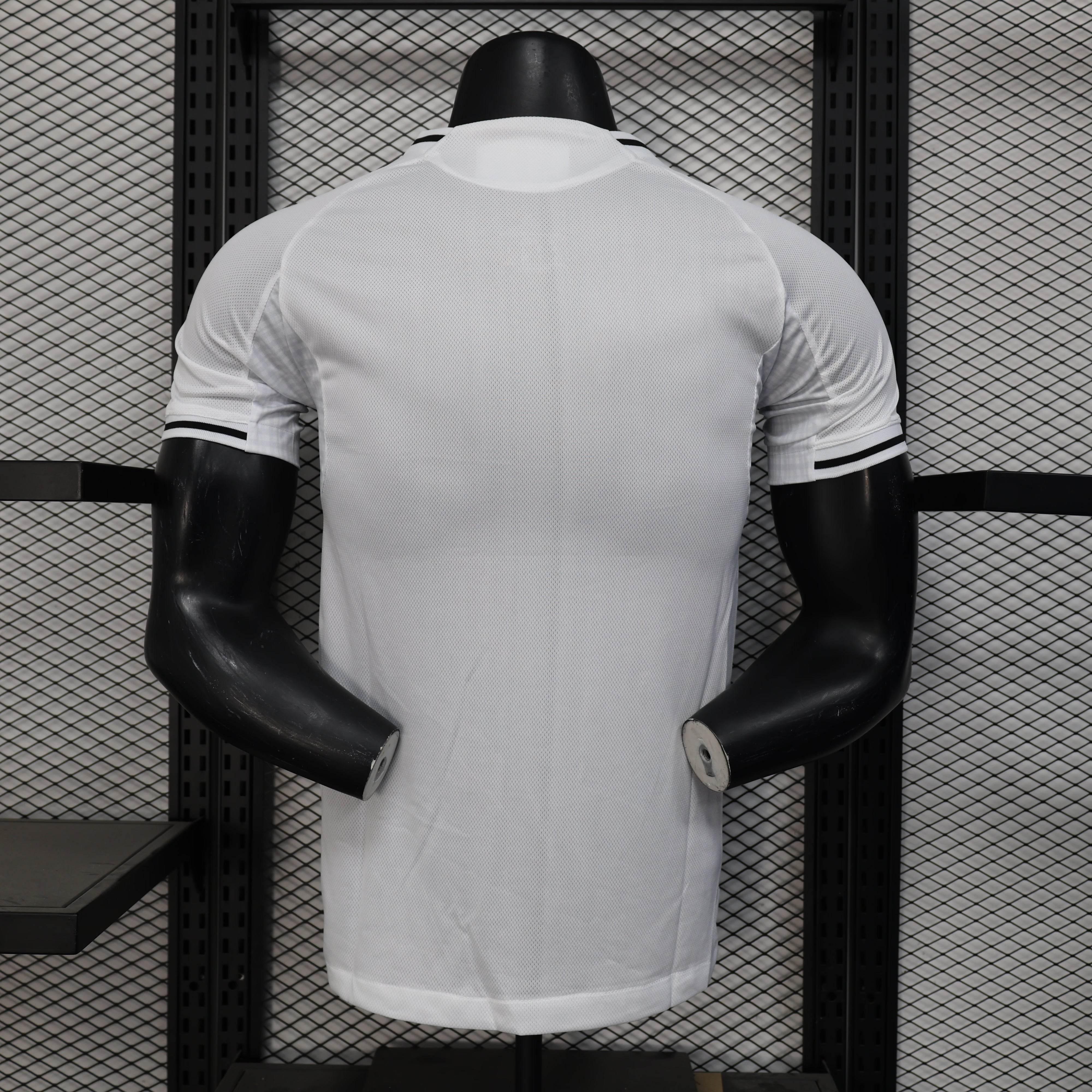 CAMISETA NEWCASTLE I 25/26 HOMBRE (VERSIÓN JUGADOR) - ZonaCamisetas