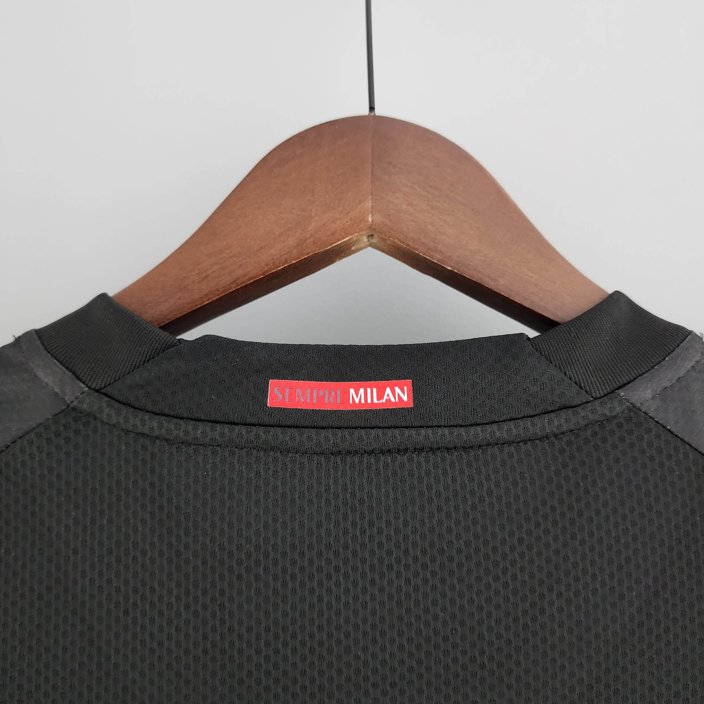 CAMISETA AC MILAN I 22/23 HOMBRE (VERSIÓN FAN) - ZonaCamisetas