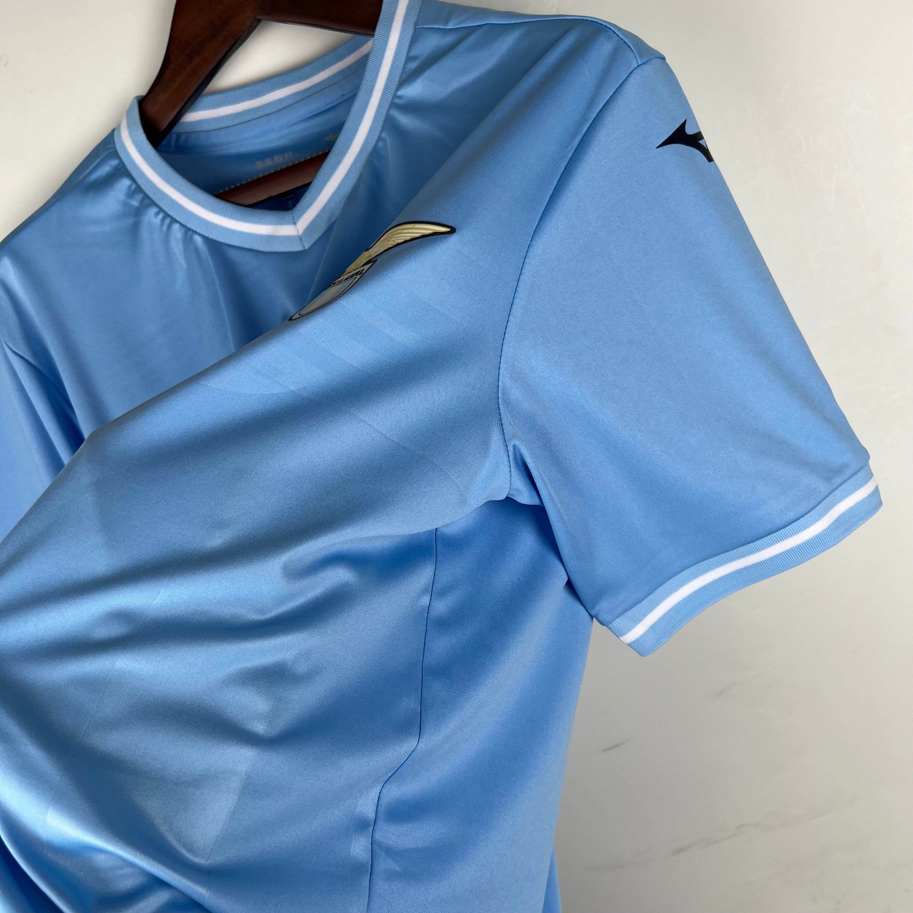 CAMISETA LAZIO I 23/24 HOMBRE (VERSIÓN FAN) - ZonaCamisetas