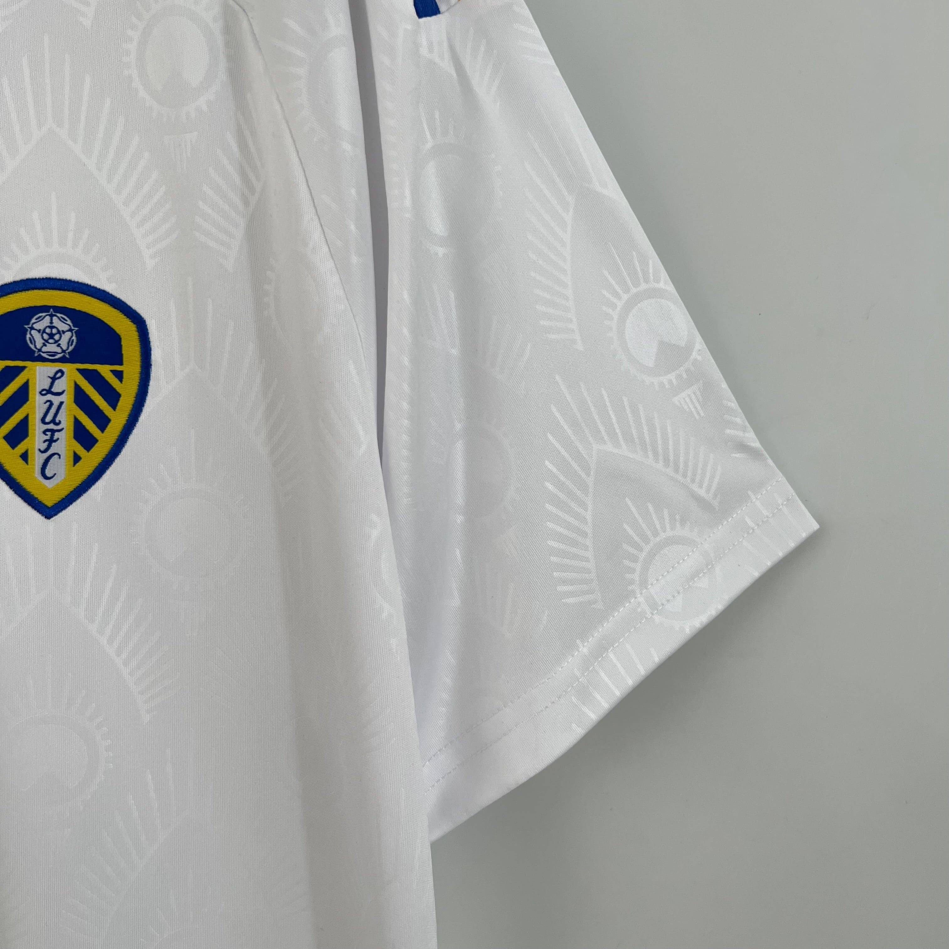 CAMISETA LEEDS l 23/24 HOMBRE (VERSIÓN FAN)