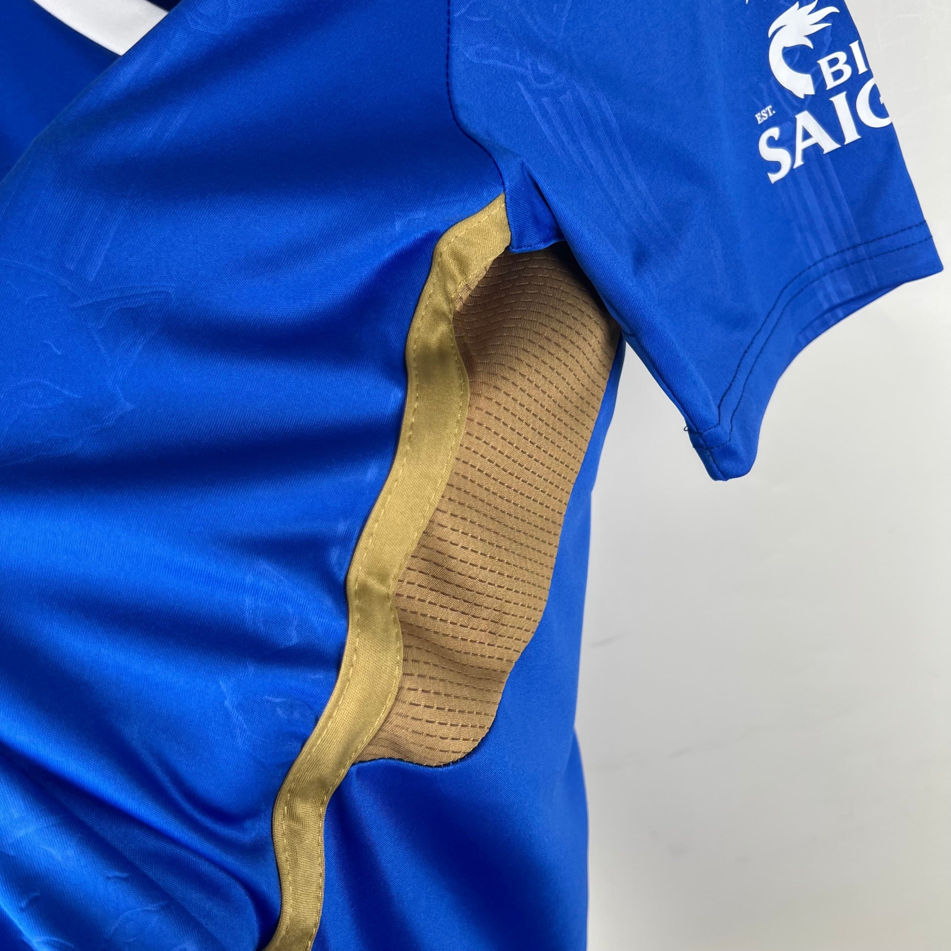 CAMISETA LEICESTER CITY I 23/24 HOMBRE (VERSIÓN FAN)